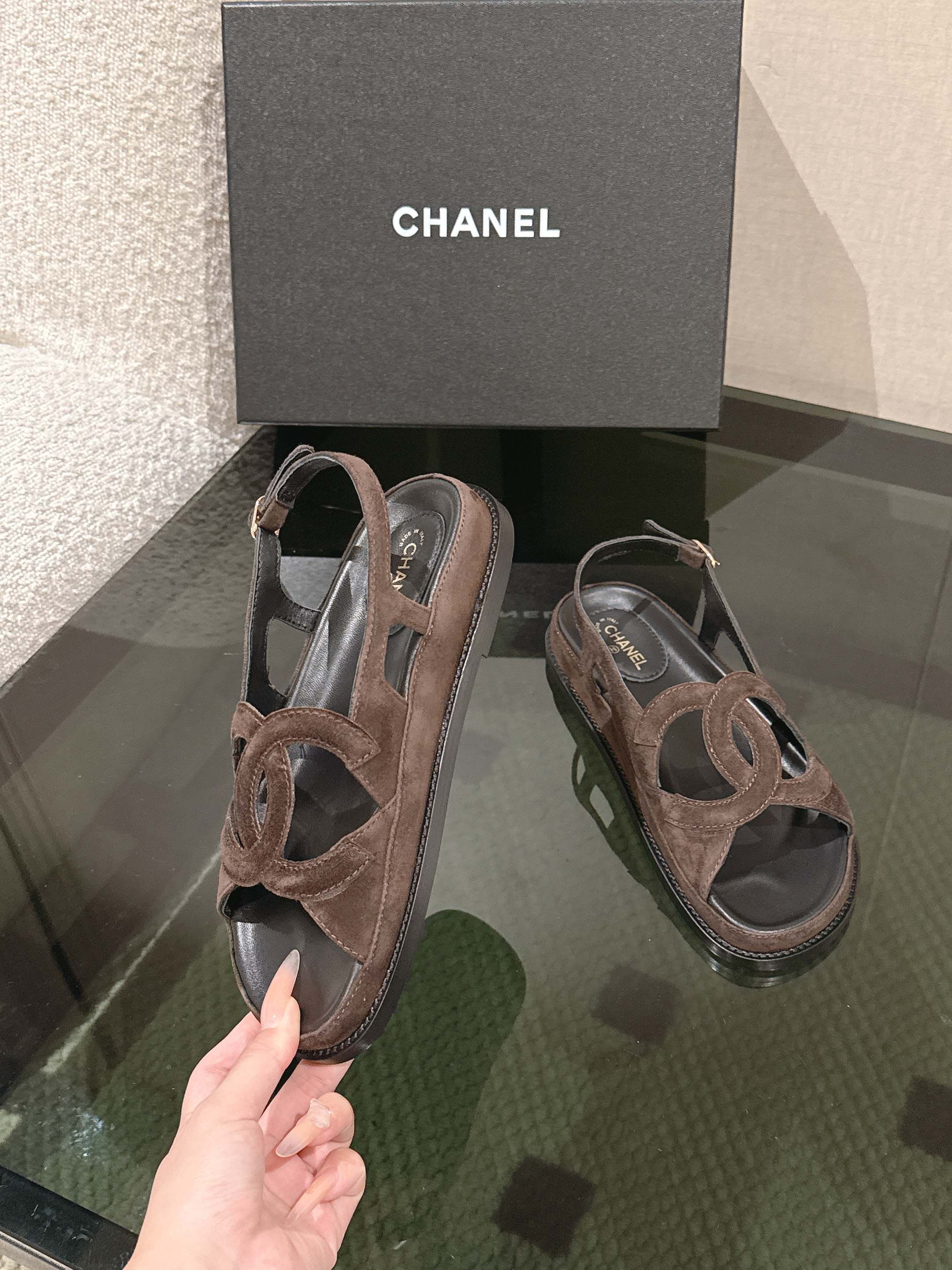 𝐂𝐡*𝐧𝐞𝐥 26p ¡Clásico de primavera y verano! ¡Los zapatos de playa son un éxito en Internet! El último modelo del mo…