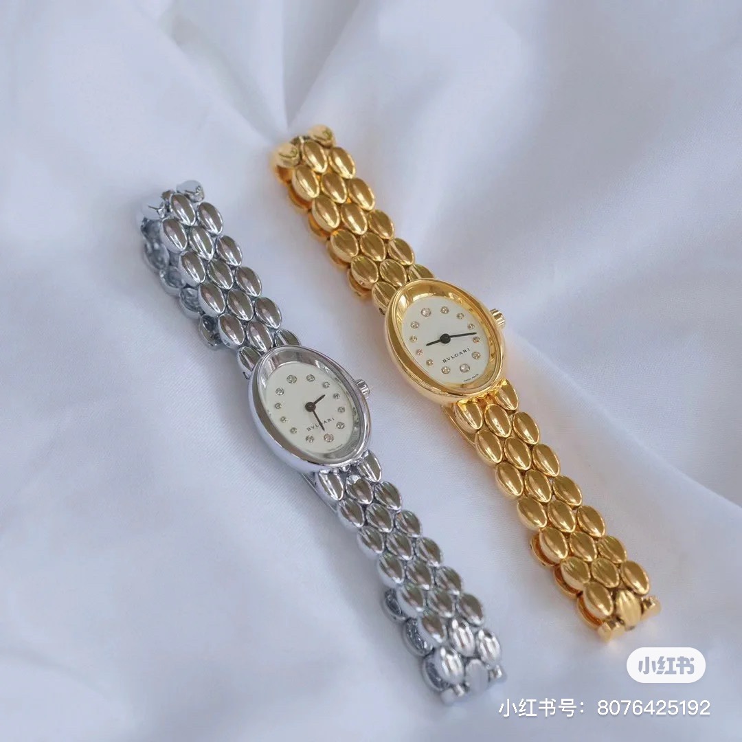 NO:389661,New product!  New product: The elegant and high-end Bulgari mid-aged gold watch - the super rare Bulgari Bvlgari mid-aged gold watch OVALE series, one of the few on the market, and you will almost never get a hit when you wear it!  The noble bathtub shape of Guili confirms the passage of time, exquisite and durable, goose egg glass, Swiss quartz movement, ultra-thin and exquisite, the bracelet shape is also a bathtub design, the surface undulation will reflect the light source, high-end style, accurate and durable when walking, BlingBling is simply charming when worn, bottega veneta, valentino, bvlgari, bvlgari19860909新品！新品 优雅高级的宝格丽中古小金表  ——超级稀有的宝格丽Bvlgari中古小金表OVALE系列,市面上极少的一款,戴上几乎不会撞款！贵里贵气的浴缸造型,印证了岁月流转,精致耐看,鹅蛋型玻璃,瑞士石英机芯,超薄精巧,表链的造型也是浴缸设计,表面起伏会折射光源,高端气质款,,走时精准耐用,佩戴起来BlingBling简直太迷人啦,,bottega veneta,valentino,bvlgari,bvlgari,Watch