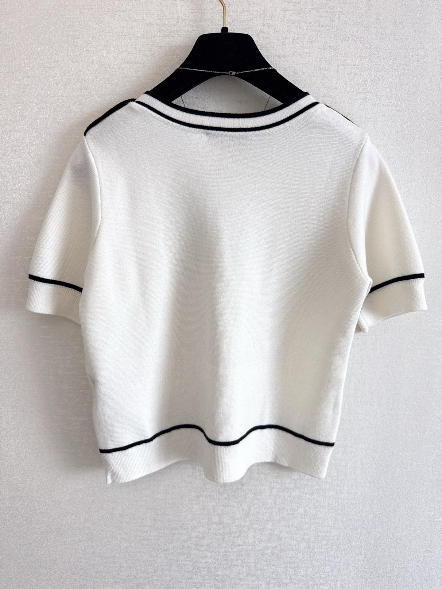 Gucci White Wool One-Shoulder Short-Sleeve Top - Elegant & Modern 7 i1740887411717 5300 0 5