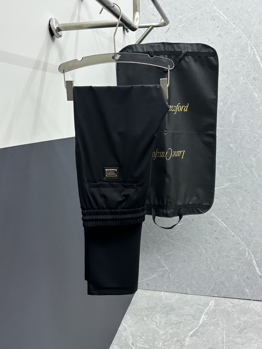 NO:117873,D&G Dolce & Gabbana's new style is coming. New casual pants, imported high-density custom fabric, comfortable, soft and skin-friendly, straight and not easy to wrinkle, simple and clear, super versatile, super fashionable and versatile, straight and stylish, a must-have for the wardrobe!  Suitable for any occasion, size M-4XL black, Dolce & Gabbana, Dolce & Gabbana, alexander wang19860909D&G 杜嘉班纳新款来袭 新款休闲裤,进口高密度定制面料,舒适柔软亲肤,笔挺不易起皱,简单明了,超级百搭上身效果超级棒时尚百搭,笔挺有型,衣橱必备！适合任何场合穿着,码数M-4XL 黑色,,Dolce&Gabbana,Dolce&Gabbana,alexander wang,Men's clothing