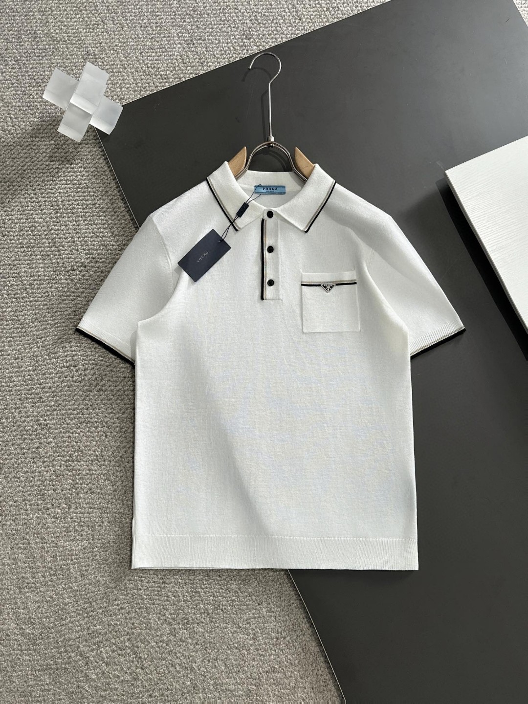 NO:133235,PRADA top POLO imported private goods, high-end POLO short-sleeved sweater solid color simple counter style, fashionable and luxurious, unquestionable quality, excellent upper body effect, same style on the luxury official website, style counter size M-3XL, maximum wear 200 catties, prada, T-shirt, alexander wang19860909PRADA 顶级POLO 进口私货,高端天丝POLO短袖毛衫 纯色简约专柜款 时尚不失奢华 品质毋庸置疑 上身效果超赞,奢华官网同款 款式专柜尺码M-3XL 最大穿200斤,,prada,T-shirt,alexander wang,Men's clothing