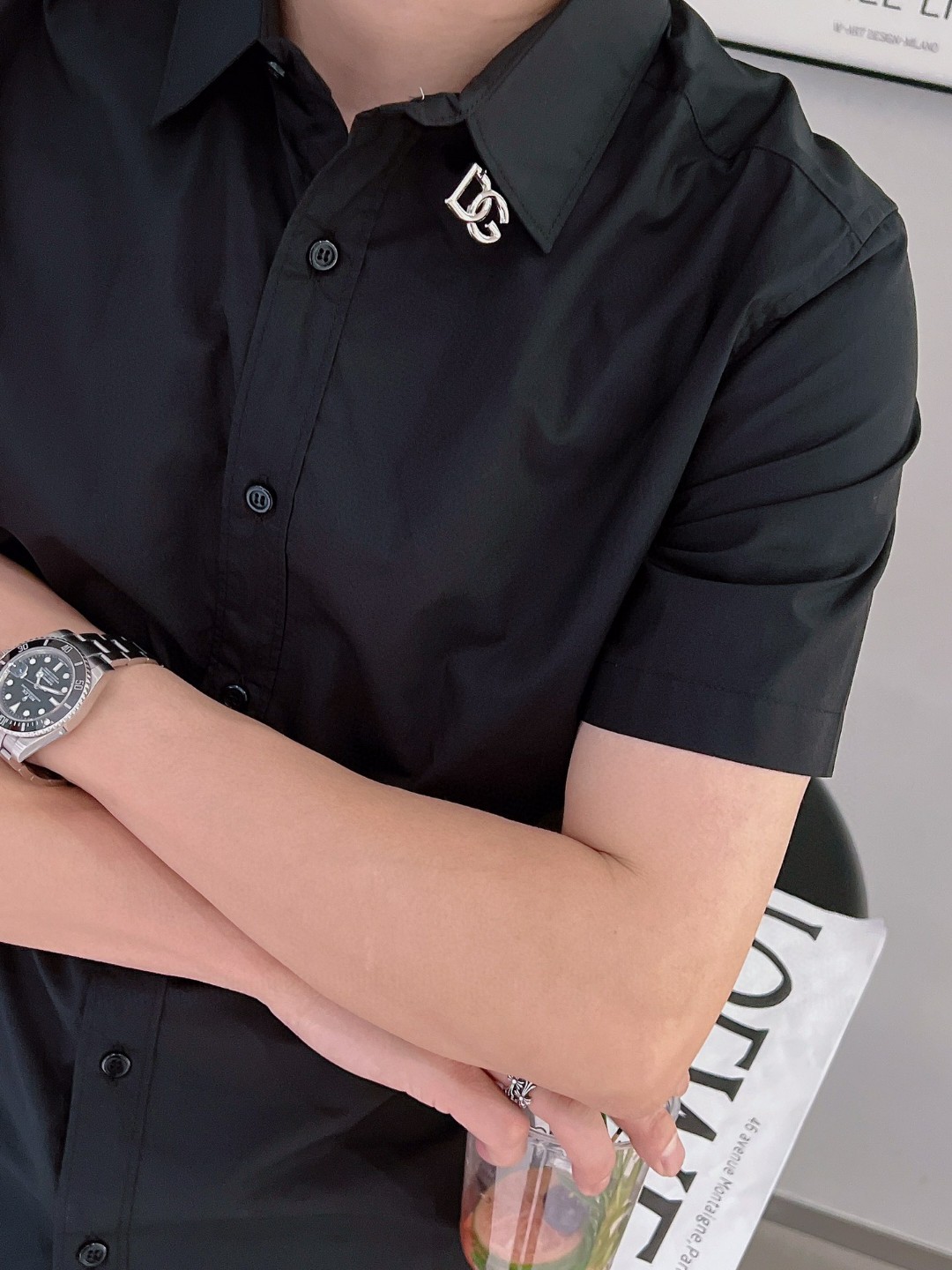 🇫🇷 D&G 杜嘉班纳 *2026帅气修身备款短袖衬衫，100%鲁泰丝滑面料，舒服透气，休闲衬衣，简约时
