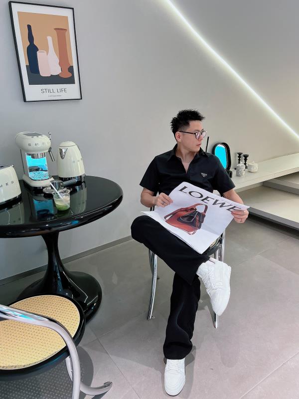 🇫🇷PRADA*2026帅气修身备款短袖衬衫，100%鲁泰丝滑面料，舒服透气，休闲衬衣，简约时尚，从容百