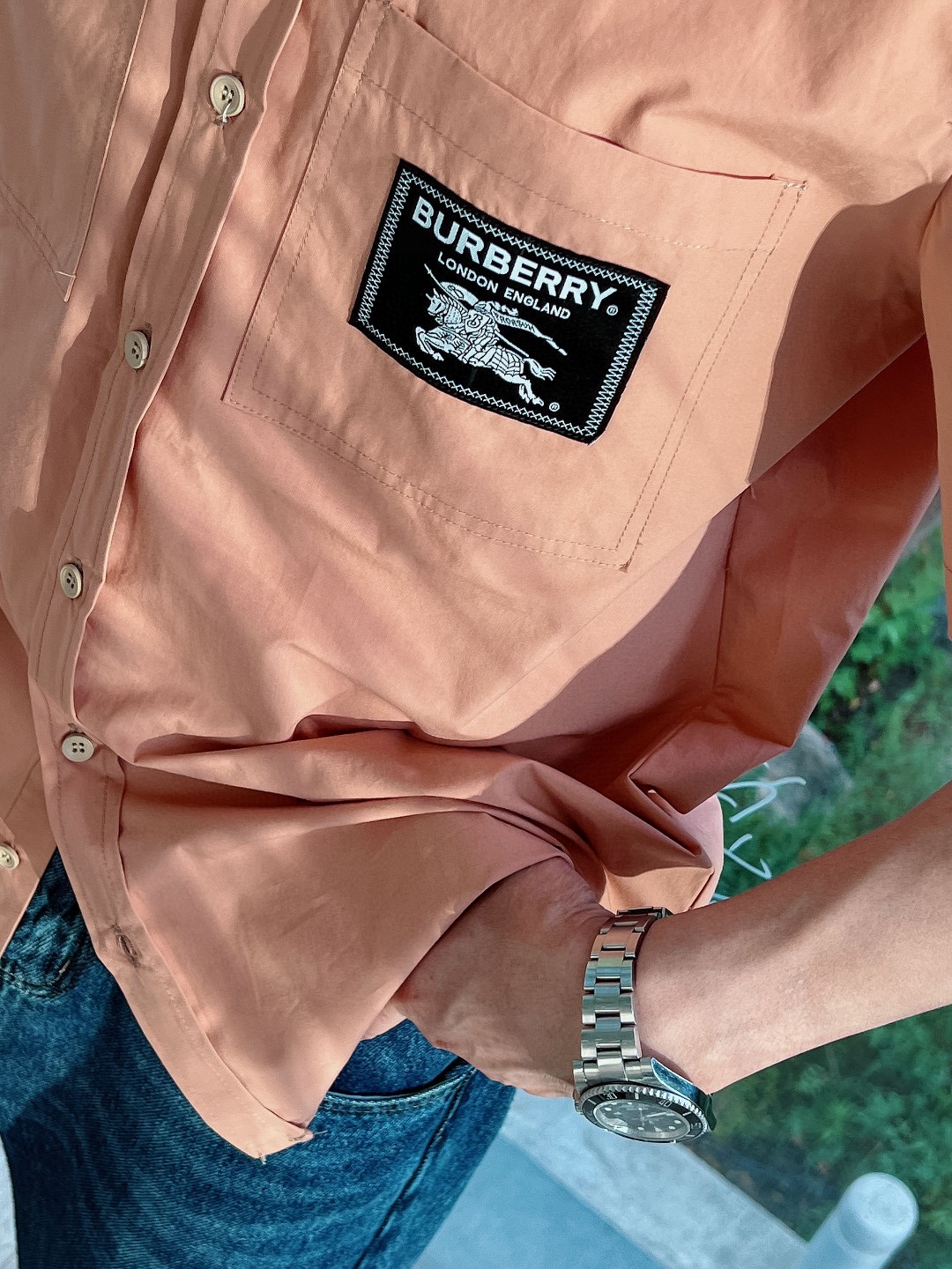 🇫🇷BURBERRY新品！26SS 战马徽标短袖衬衫 原版国内5500购入！骑士旗帜写着拉丁语