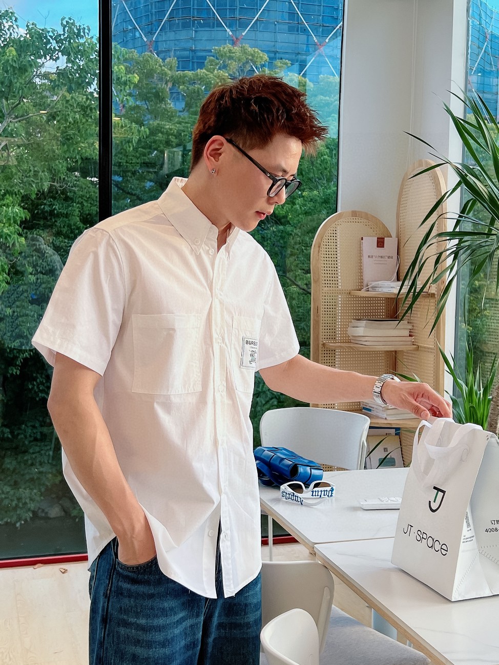 🇫🇷BURBERRY新品！26SS 战马徽标短袖衬衫 原版国内5500购入！骑士旗帜写着拉丁语