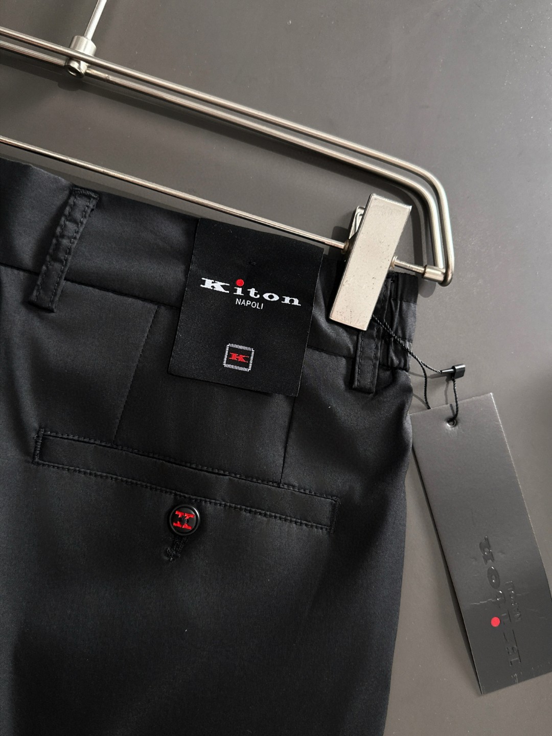 🇫🇷 Kiton 2026春夏爆款颜色：黑色，灰色，藏蓝色尺码：M-4XL介绍：高端松紧腰裤 顶级设计 