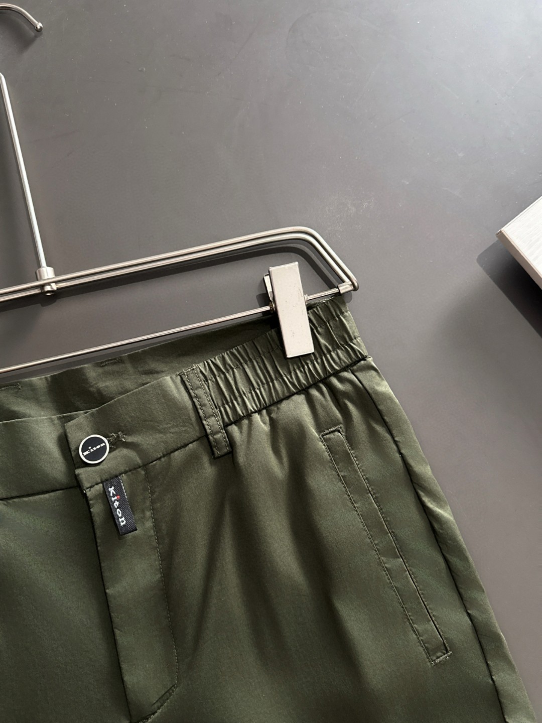 🇫🇷 Kiton 2026春夏爆款颜色：黑色，灰色，藏蓝色尺码：M-4XL介绍：高端松紧腰裤 顶级设计 