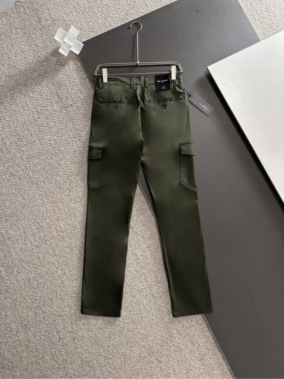 🇫🇷 Kiton 2026春夏爆款颜色：黑色，灰色，藏蓝色尺码：M-4XL介绍：高端松紧腰裤 顶级设计 