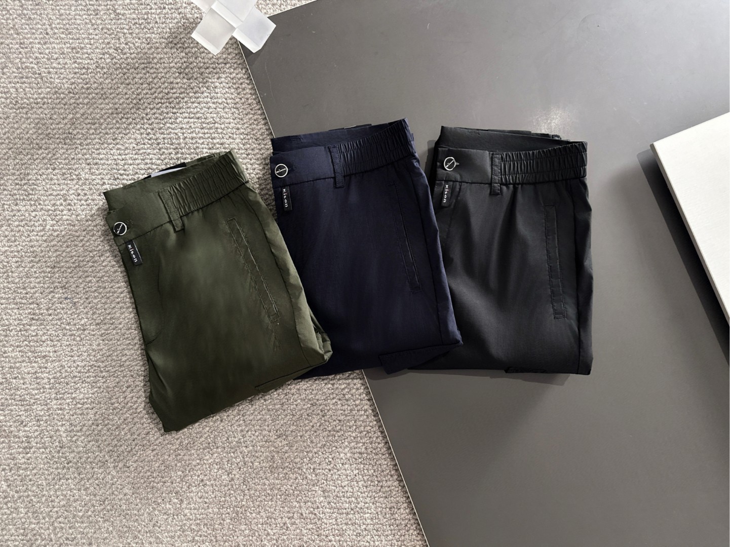 🇫🇷 Kiton 2026春夏爆款颜色：黑色，灰色，藏蓝色尺码：M-4XL介绍：高端松紧腰裤 顶级设计 