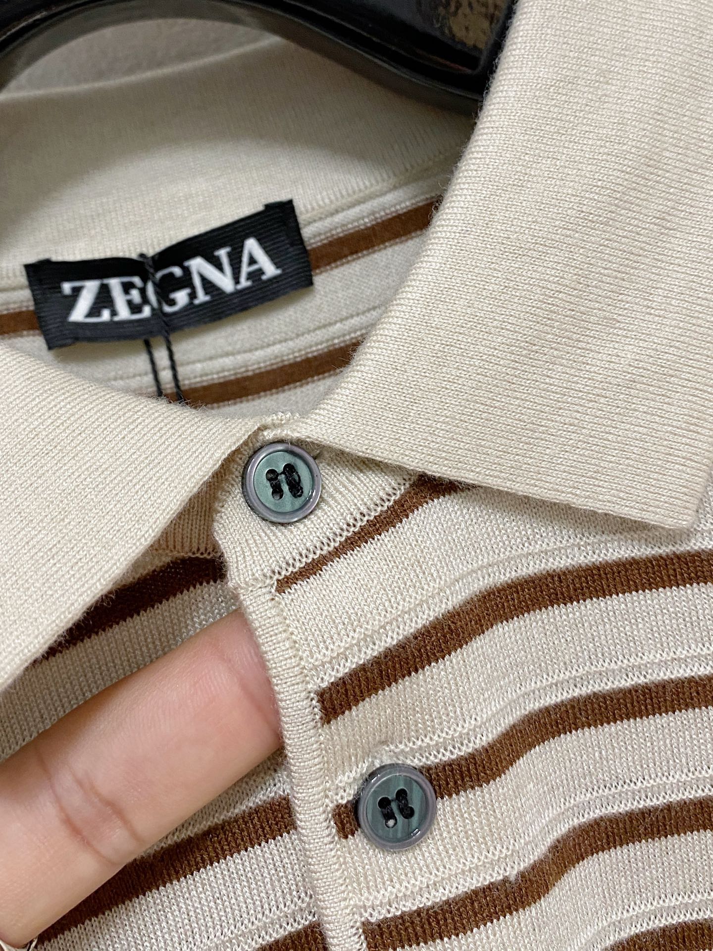 杰尼亚 🇫🇷2025新款男士经典翻领针织Polo衫系列 进口针织面料呈现。轻盈柔软的面料经过成衣染色，营