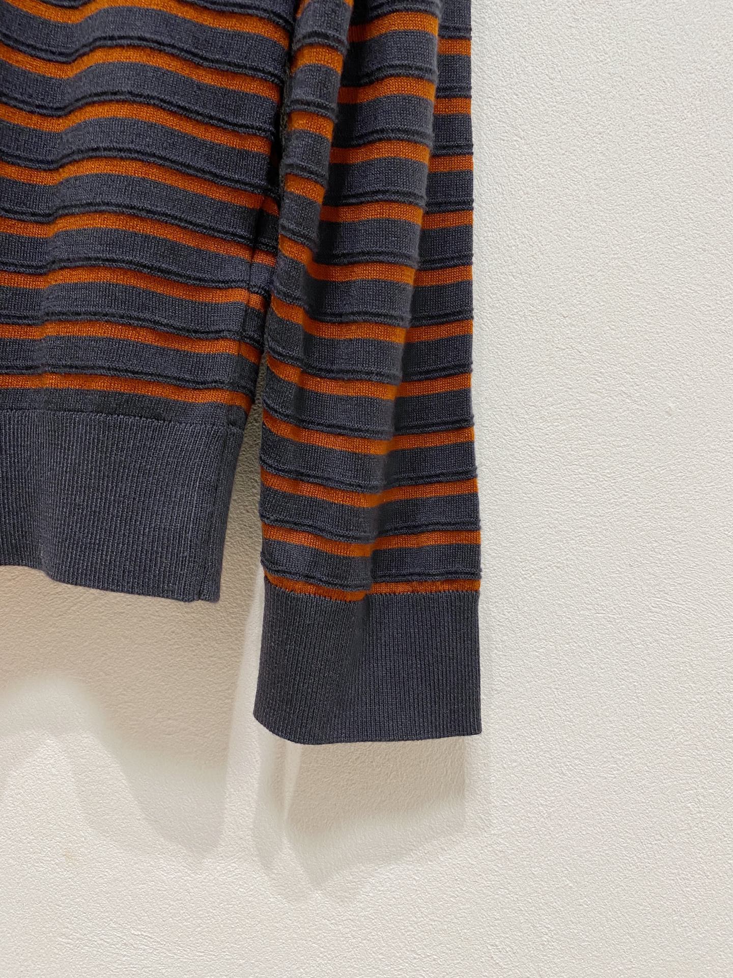 杰尼亚 🇫🇷2025新款男士经典翻领针织Polo衫系列 进口针织面料呈现。轻盈柔软的面料经过成衣染色，营