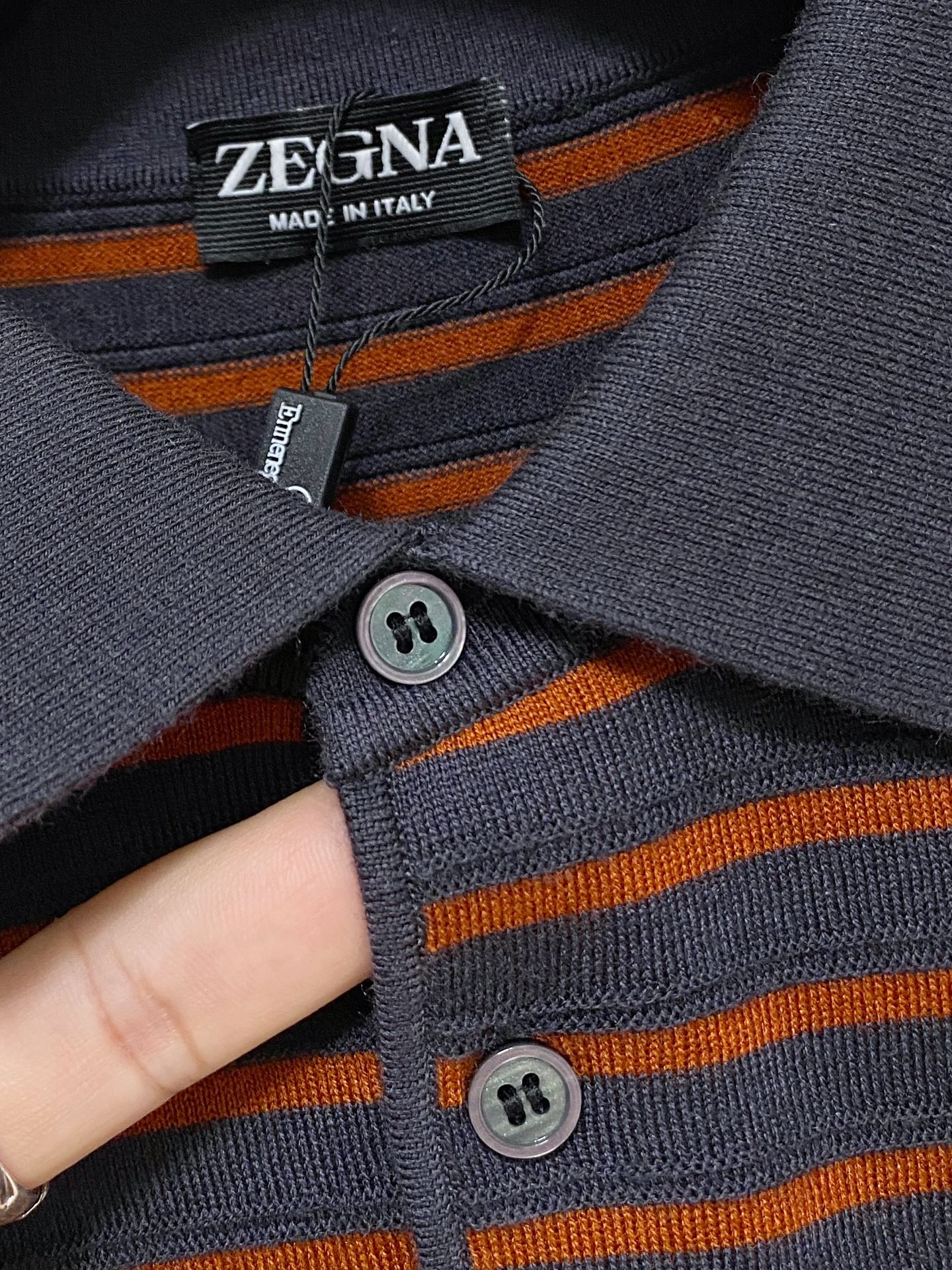 杰尼亚 🇫🇷2025新款男士经典翻领针织Polo衫系列 进口针织面料呈现。轻盈柔软的面料经过成衣染色，营