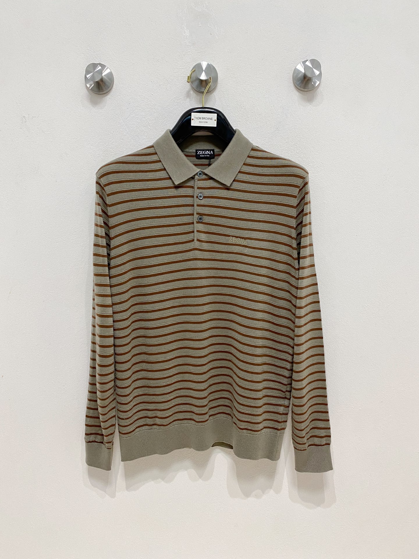 杰尼亚 🇫🇷2025新款男士经典翻领针织Polo衫系列 进口针织面料呈现。轻盈柔软的面料经过成衣染色，营