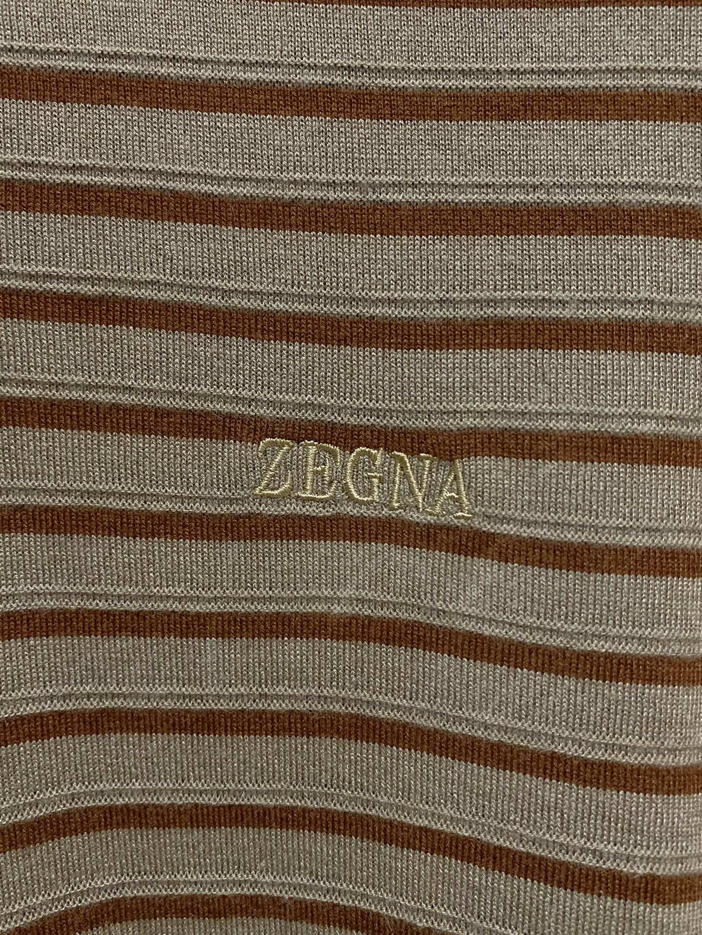 杰尼亚 🇫🇷2025新款男士经典翻领针织Polo衫系列 进口针织面料呈现。轻盈柔软的面料经过成衣染色，营