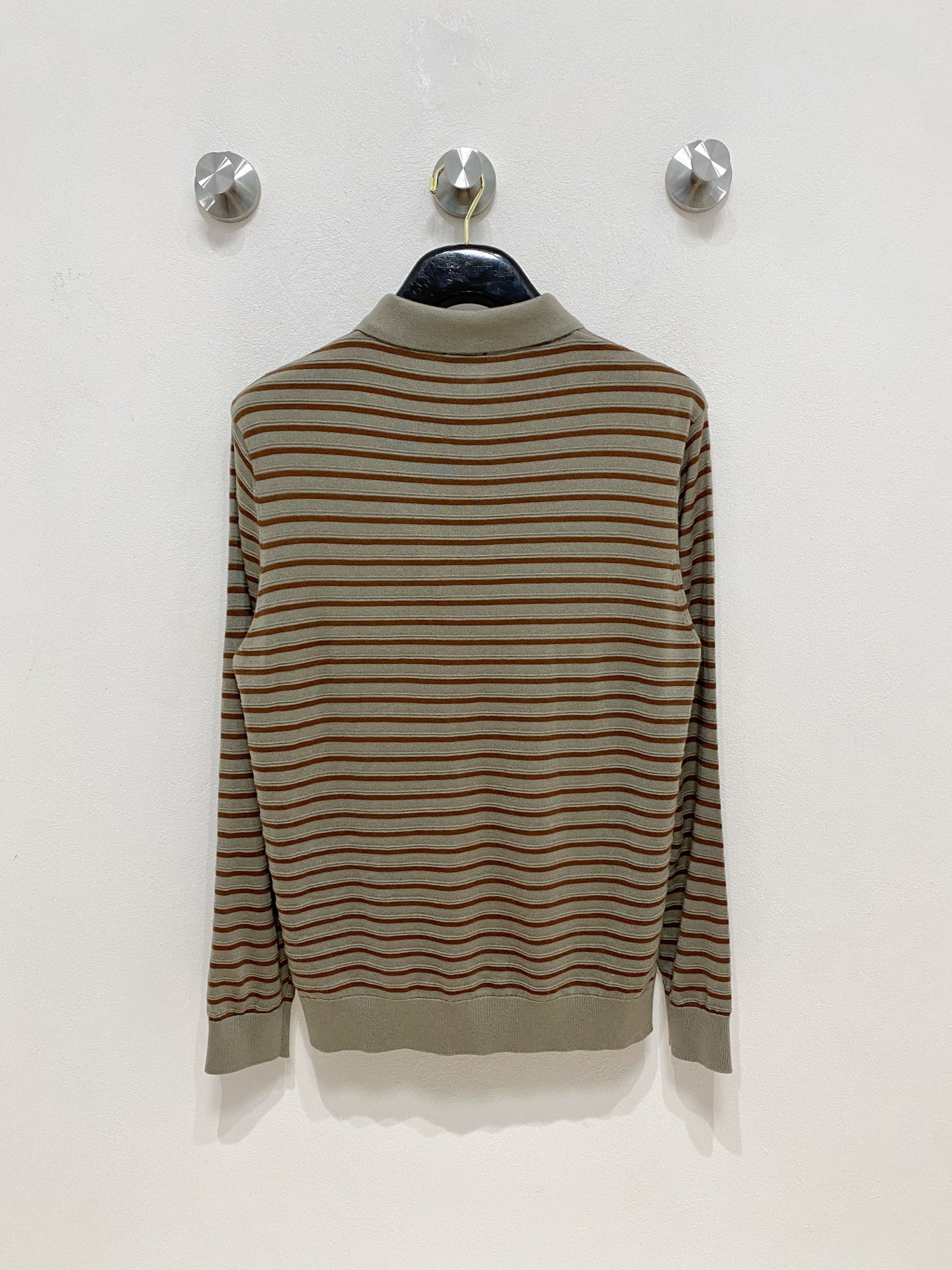 杰尼亚 🇫🇷2025新款男士经典翻领针织Polo衫系列 进口针织面料呈现。轻盈柔软的面料经过成衣染色，营