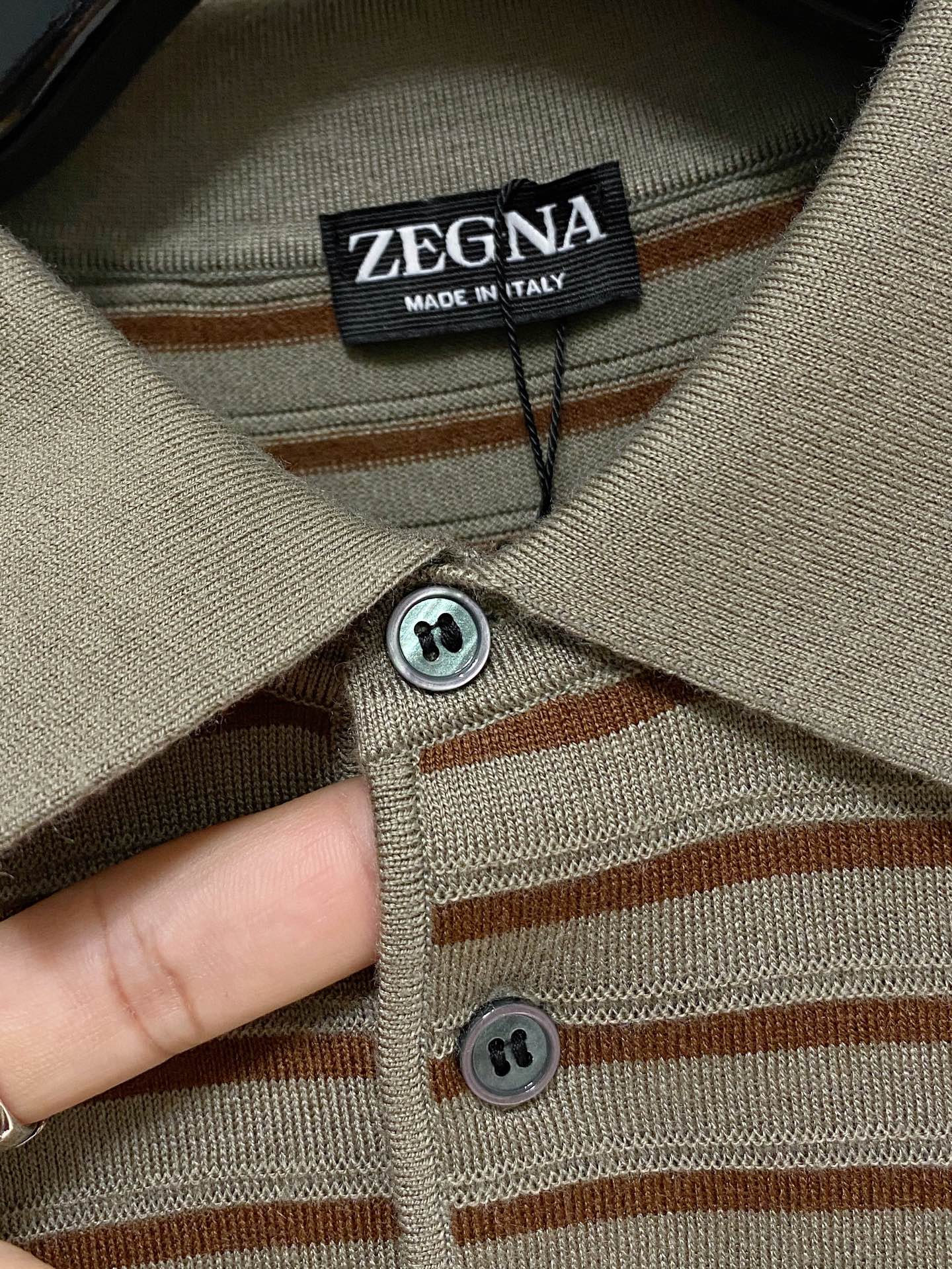 杰尼亚 🇫🇷2025新款男士经典翻领针织Polo衫系列 进口针织面料呈现。轻盈柔软的面料经过成衣染色，营