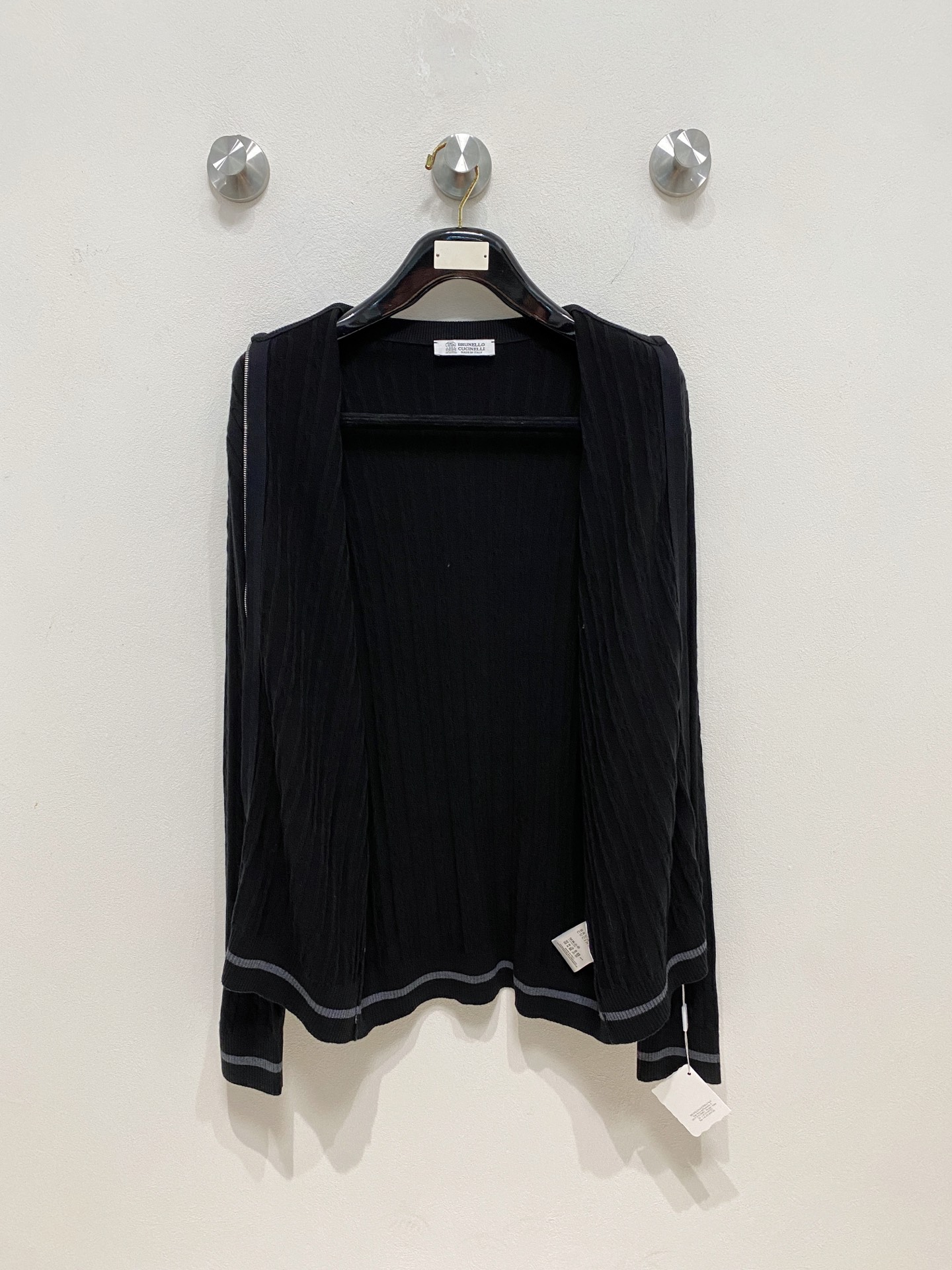 BC🇫🇷2025新款男士经典翻领针织Polo衫系列 进口针织面料呈现。轻盈柔软的面料经过成衣染色，营造出