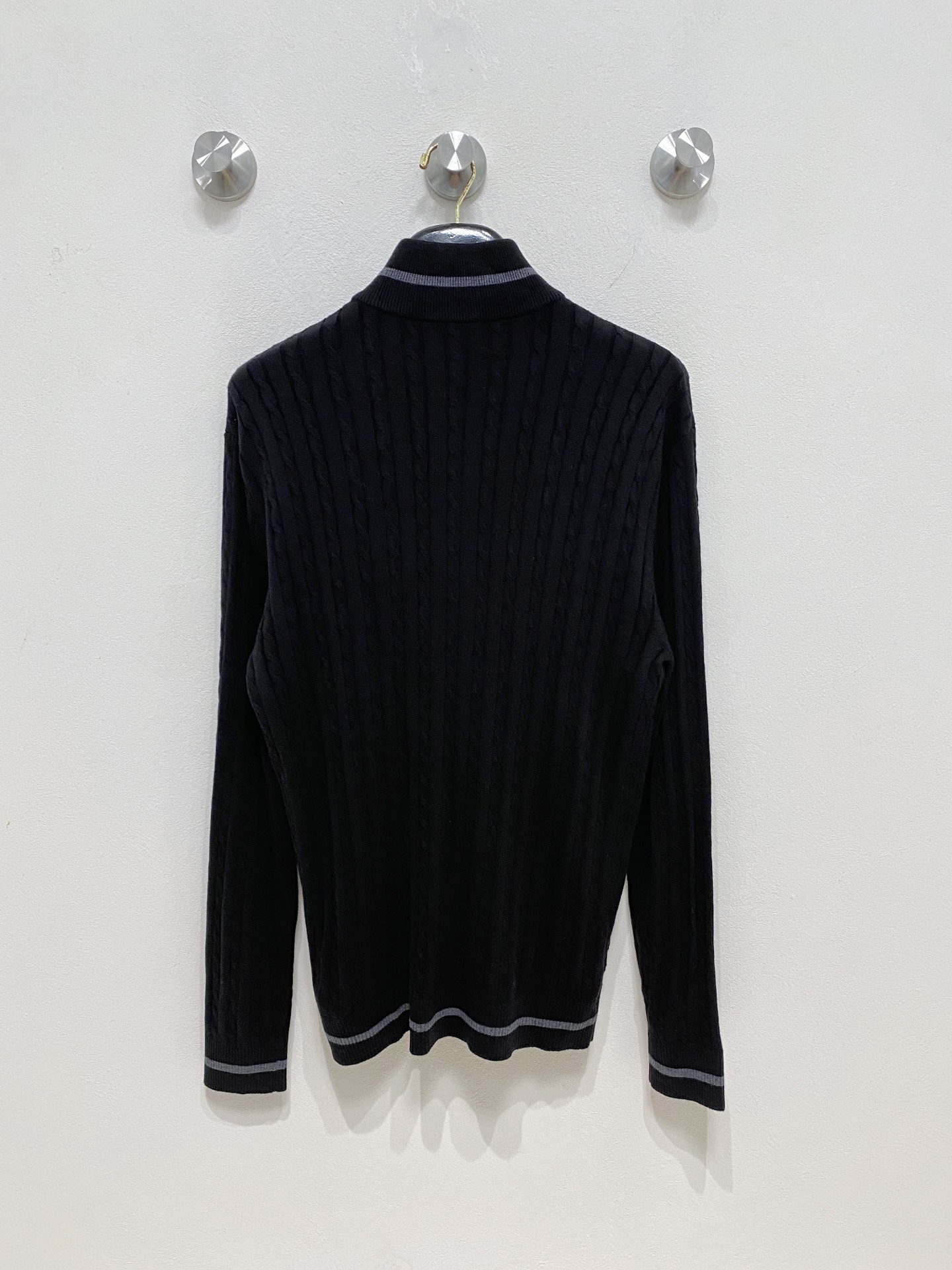 BC🇫🇷2025新款男士经典翻领针织Polo衫系列 进口针织面料呈现。轻盈柔软的面料经过成衣染色，营造出