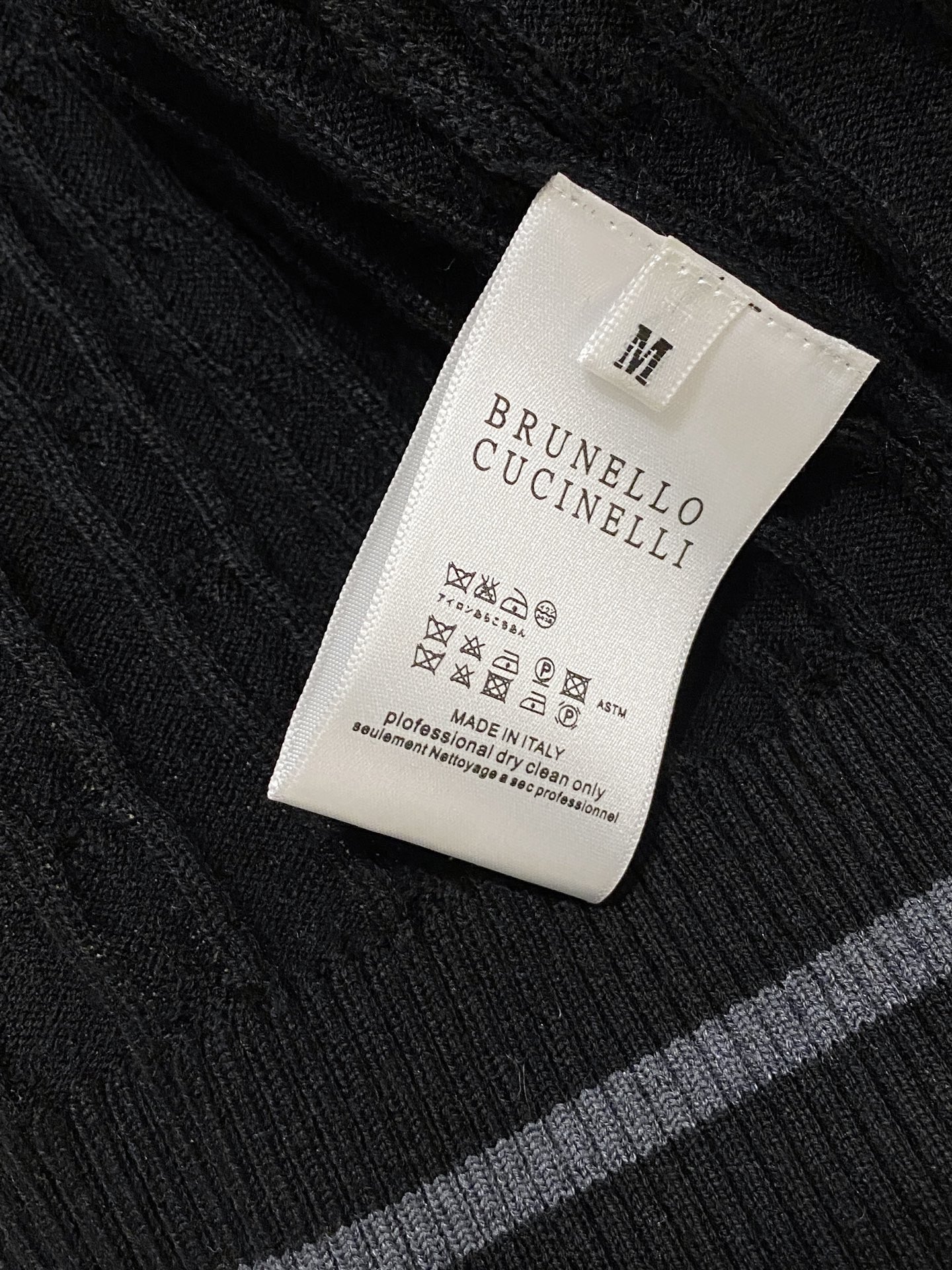 BC🇫🇷2025新款男士经典翻领针织Polo衫系列 进口针织面料呈现。轻盈柔软的面料经过成衣染色，营造出