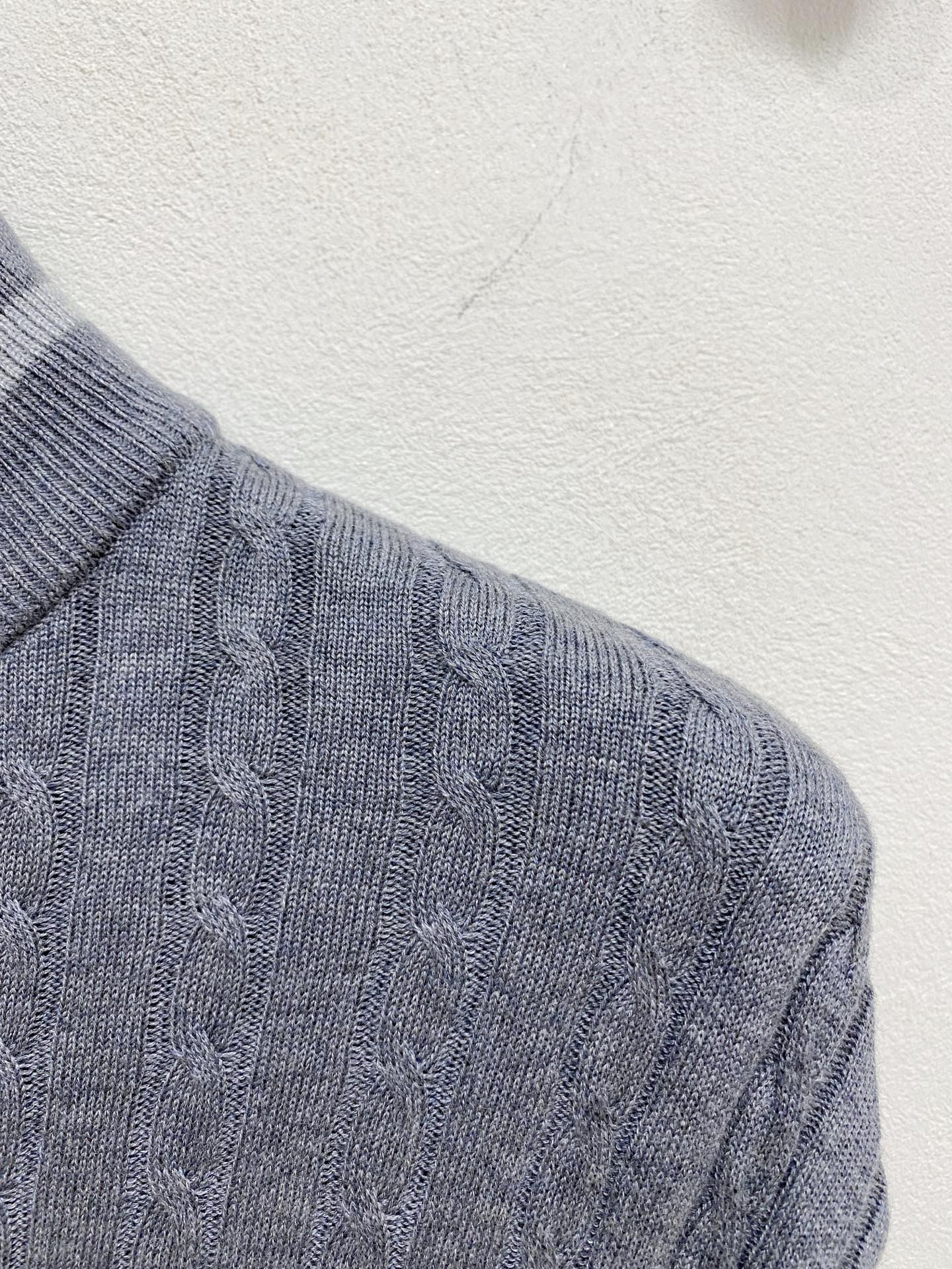 BC🇫🇷2025新款男士经典翻领针织Polo衫系列 进口针织面料呈现。轻盈柔软的面料经过成衣染色，营造出