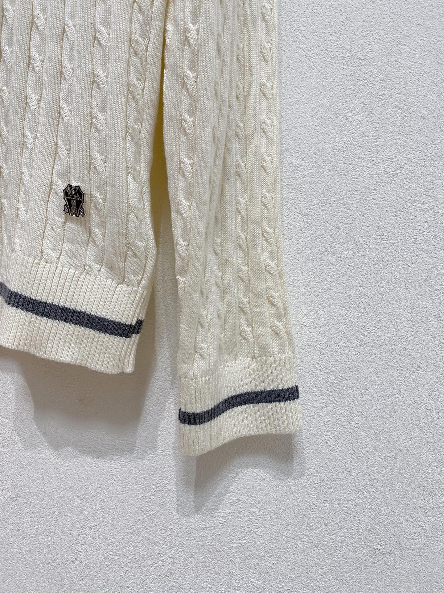 BC🇫🇷2025新款男士经典翻领针织Polo衫系列 进口针织面料呈现。轻盈柔软的面料经过成衣染色，营造出