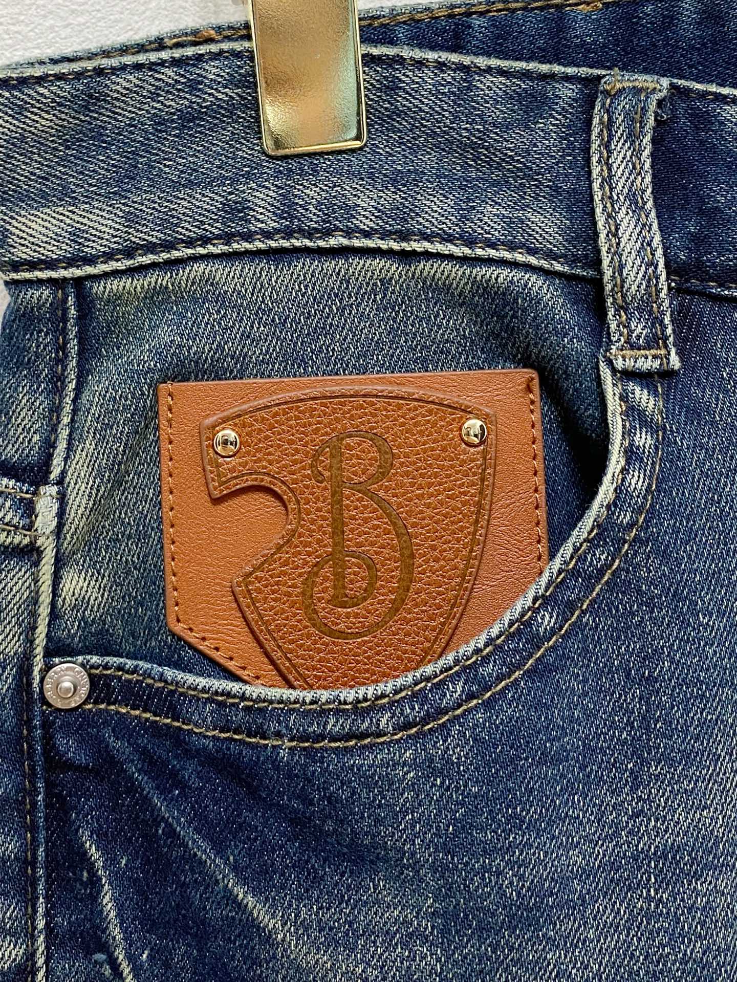 🇫🇷BURBERRY原单牛仔裤 2025新品，原版牛仔裤 原版重工打造，品牌经典LOGO设计，三标齐全！