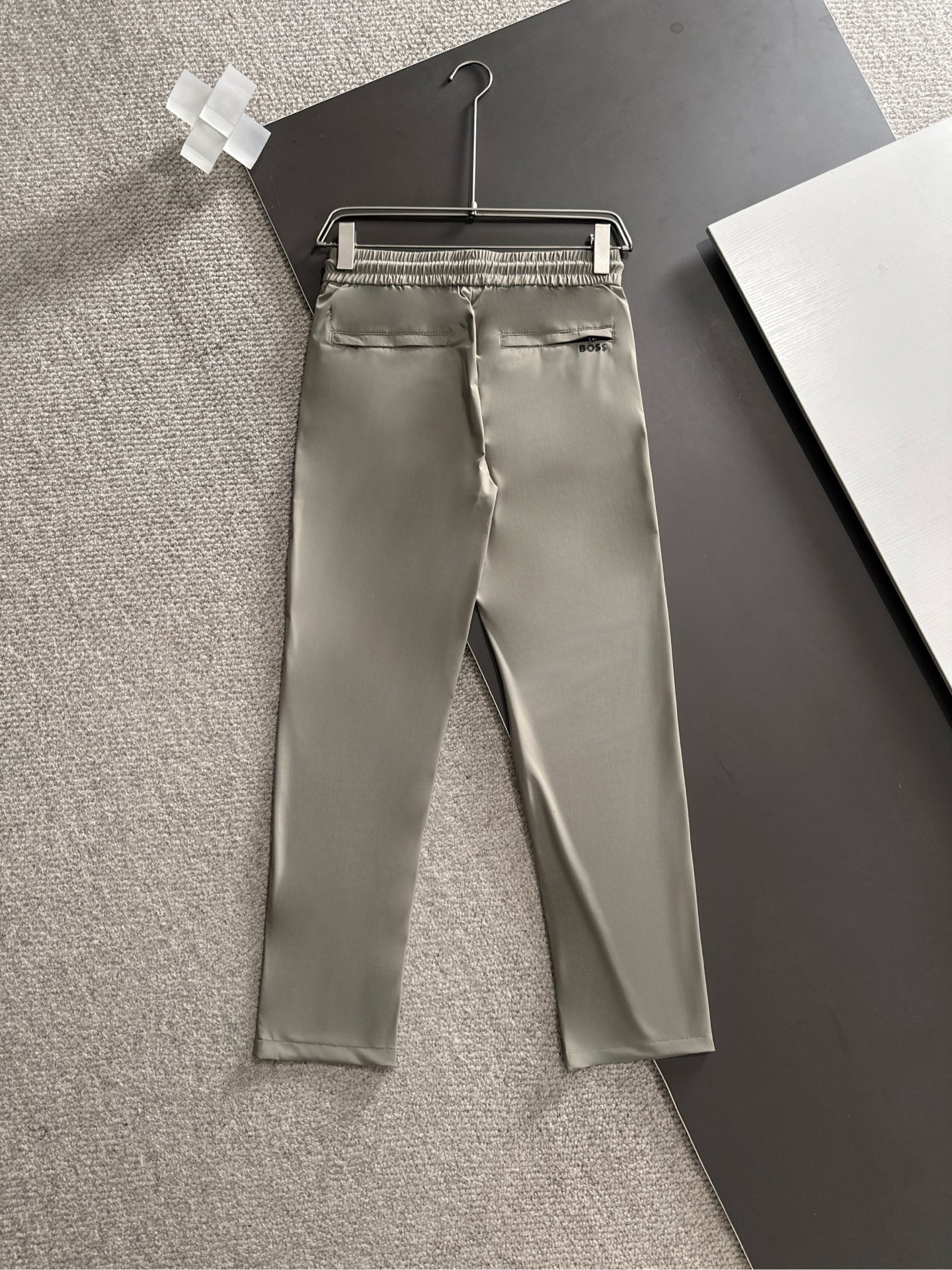 🇫🇷 BOSS 2026春夏爆款颜色：黑色，灰色，藏蓝色尺码：M-4XL介绍：高端松紧腰裤 顶级设计 高
