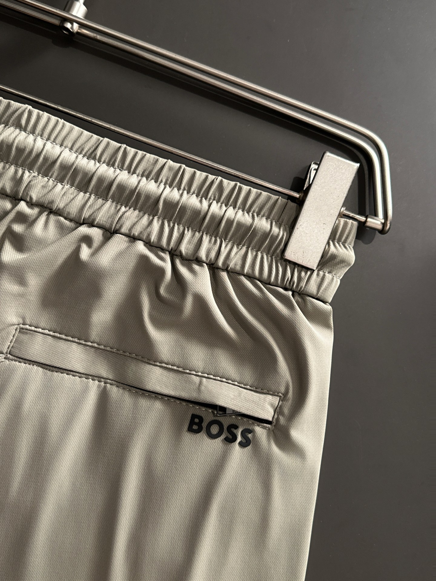 🇫🇷 BOSS 2026春夏爆款颜色：黑色，灰色，藏蓝色尺码：M-4XL介绍：高端松紧腰裤 顶级设计 高