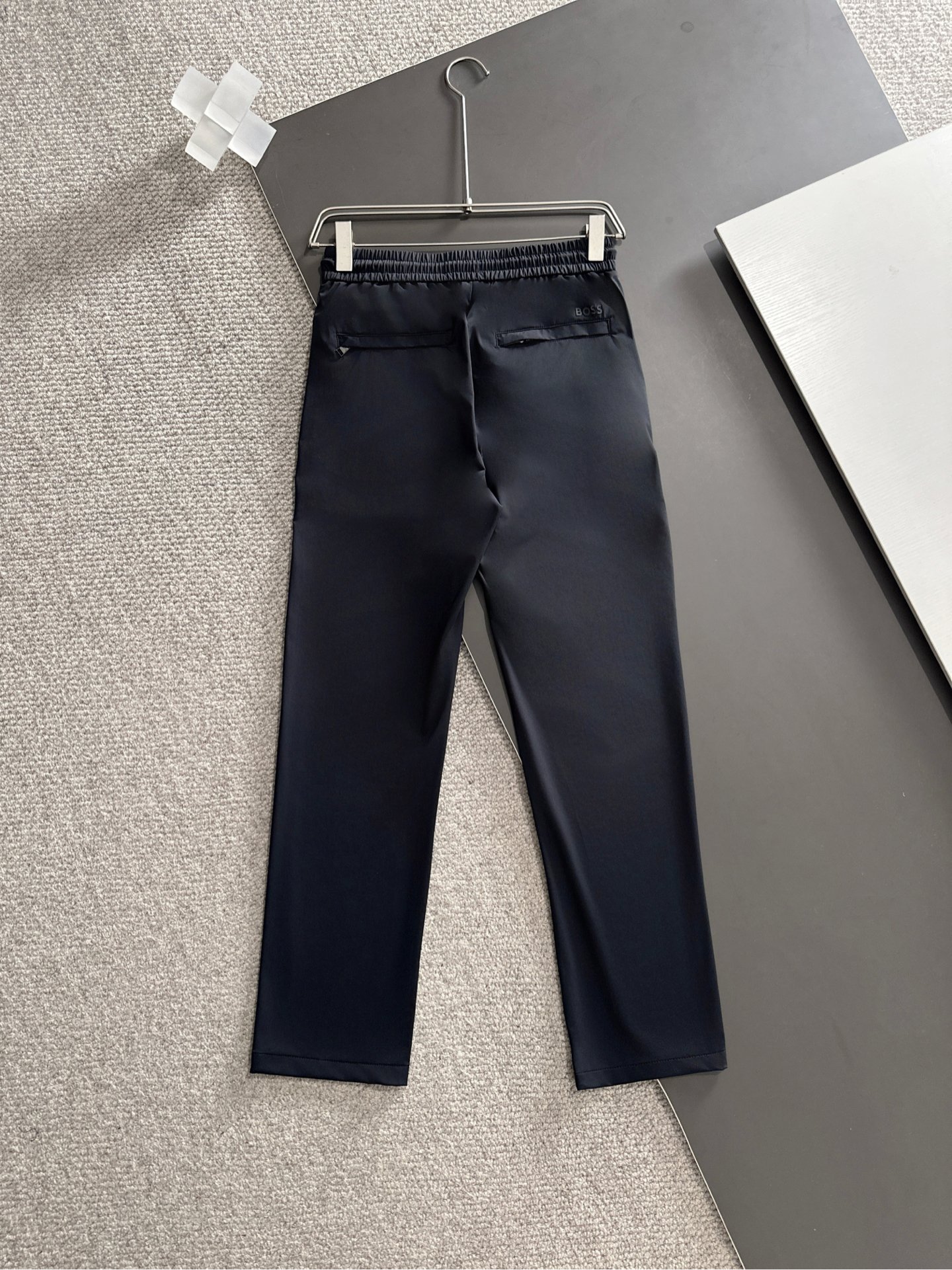 🇫🇷 BOSS 2026春夏爆款颜色：黑色，灰色，藏蓝色尺码：M-4XL介绍：高端松紧腰裤 顶级设计 高
