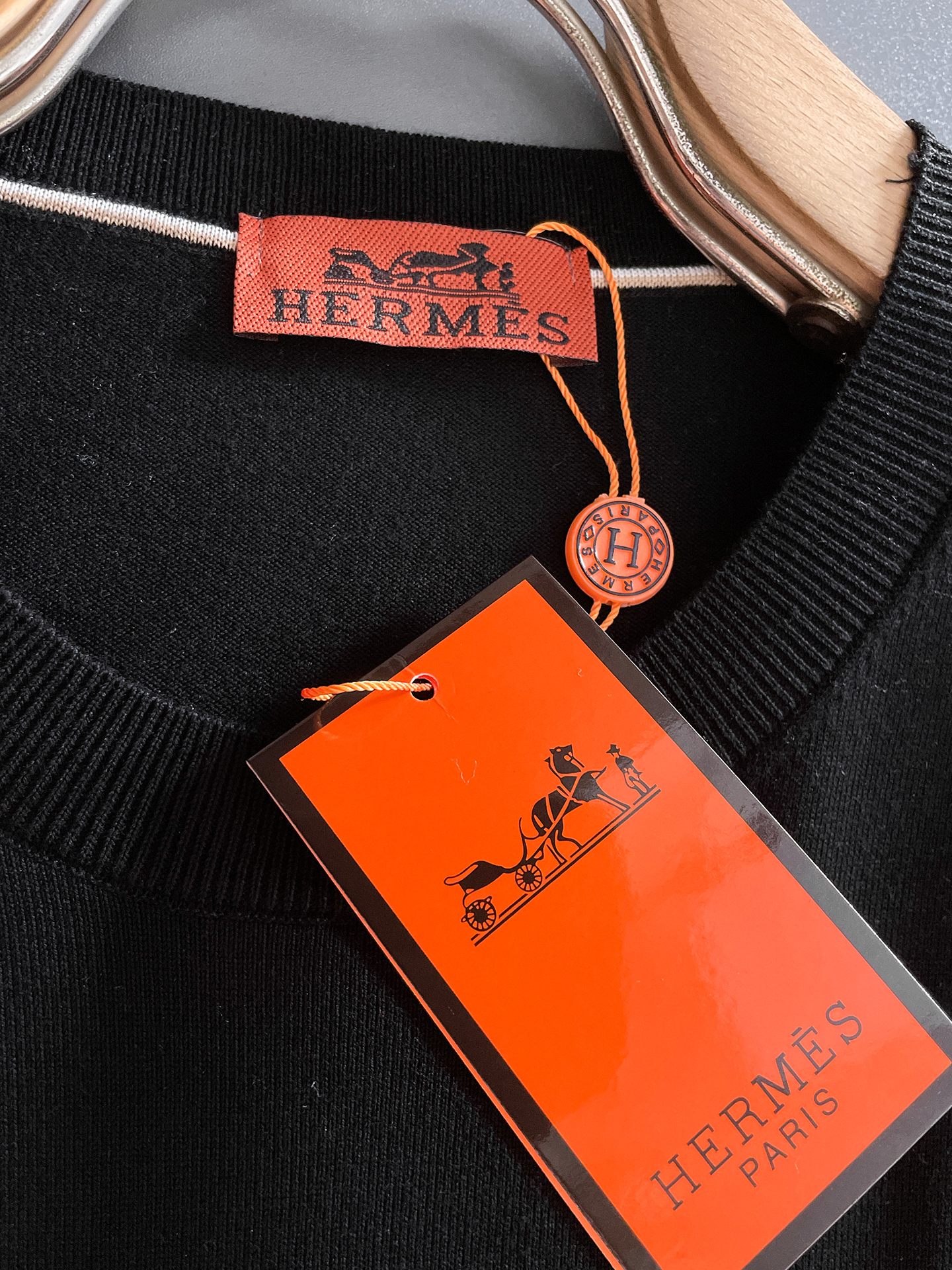HERMESI🇮🇹 圆领 针织短袖材质 桑蚕丝 棉适用季节春 夏 秋,领型圆领袖长短袖袖型常规袖衣长常规