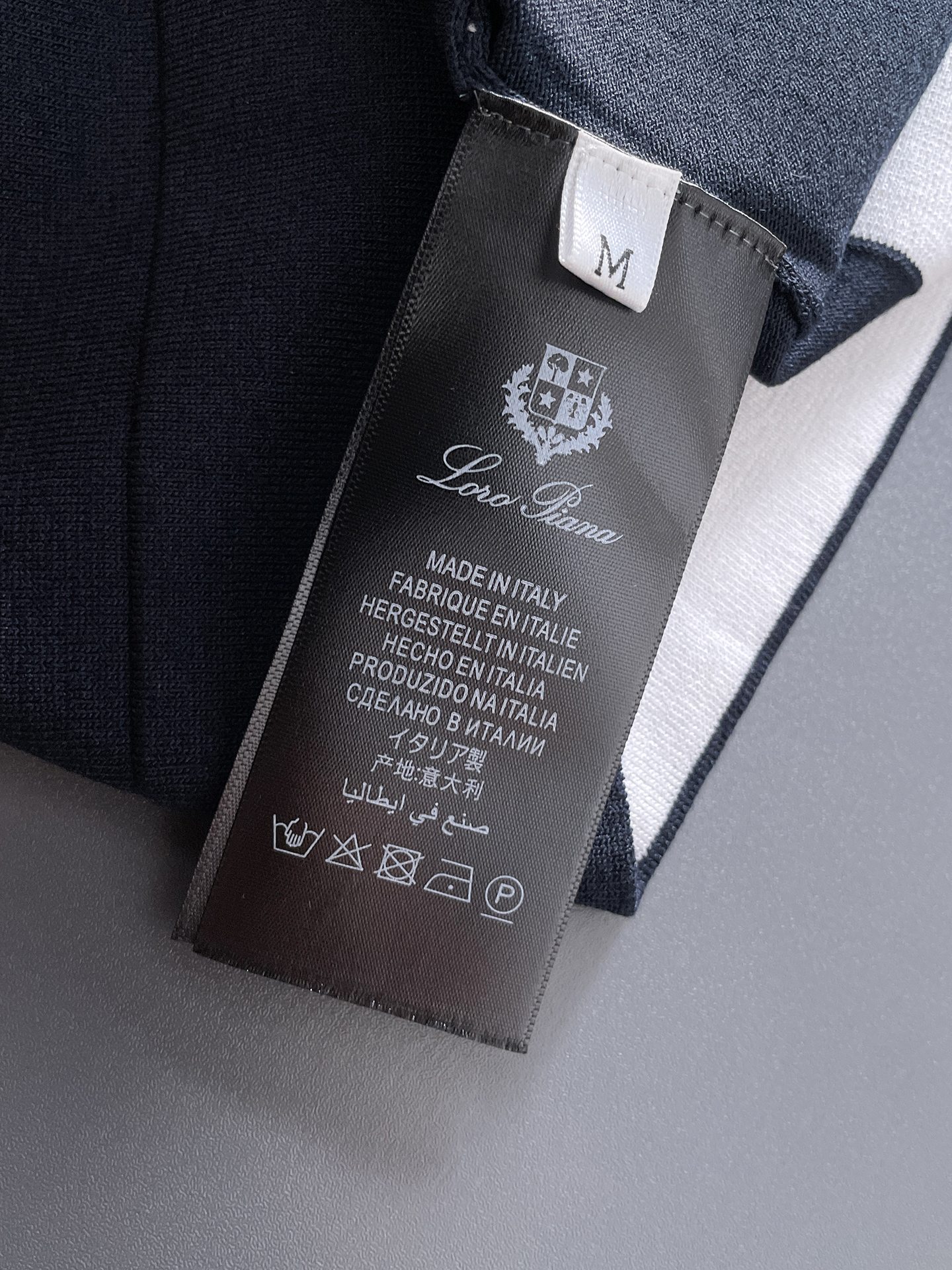 Loro pianaI🇮🇹 翻领POLO 针织短袖材质 桑蚕丝 棉适用季节春 夏 秋,领型圆领袖长短袖袖