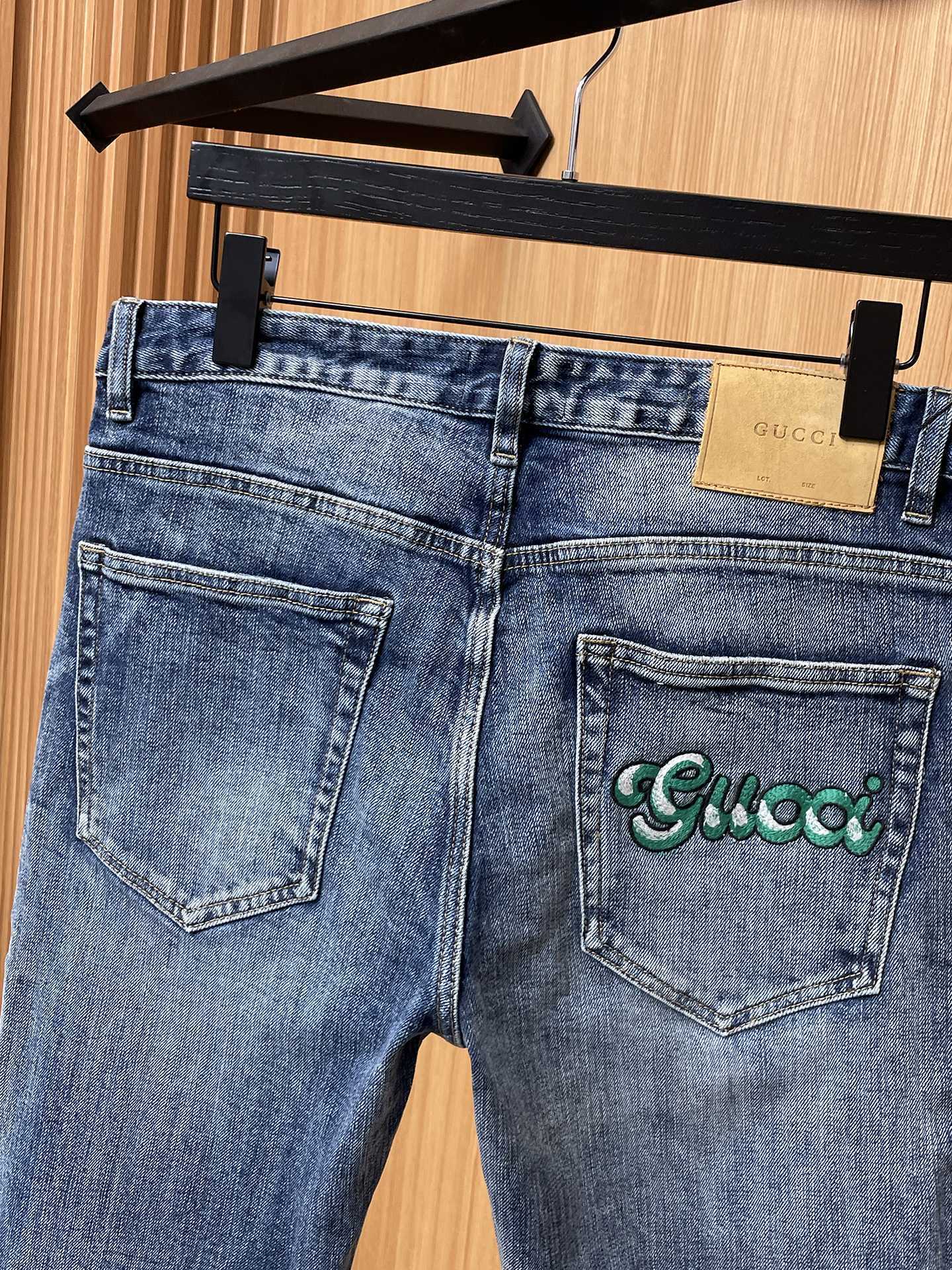 🇫🇷GUCCI 原单牛仔裤 2026新品，原版牛仔裤 原版重工打造，品牌经典LOGO设计，三标齐全！原版