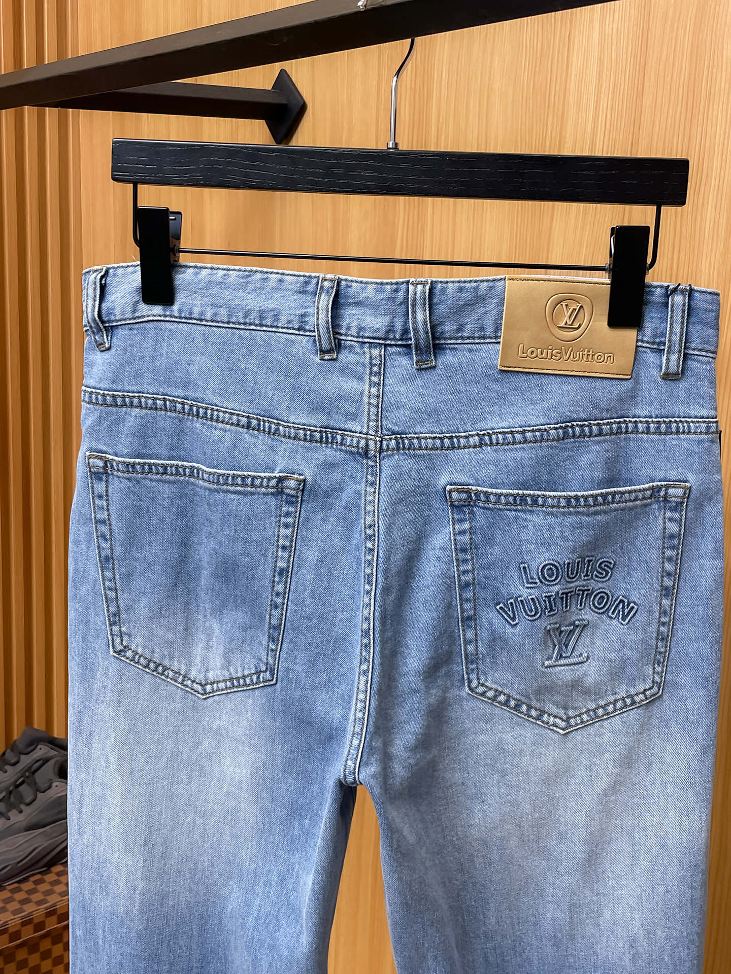 🇫🇷LV 原单牛仔裤 2026新品，原版牛仔裤 原版重工打造，品牌经典LOGO设计，三标齐全！原版五金辅