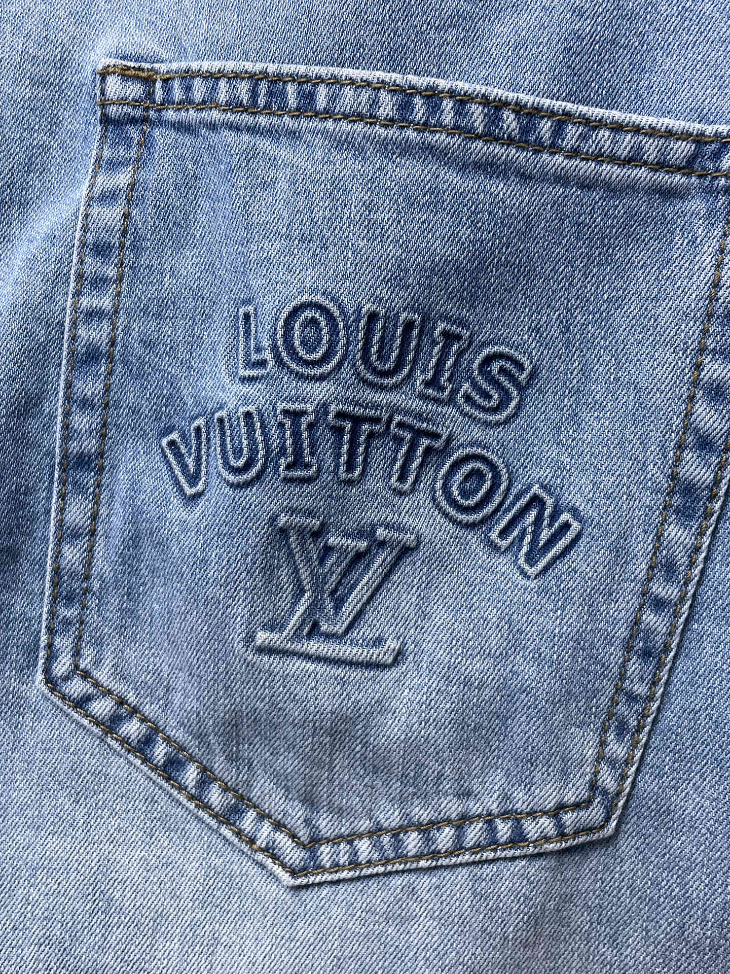 🇫🇷LV 原单牛仔裤 2026新品，原版牛仔裤 原版重工打造，品牌经典LOGO设计，三标齐全！原版五金辅