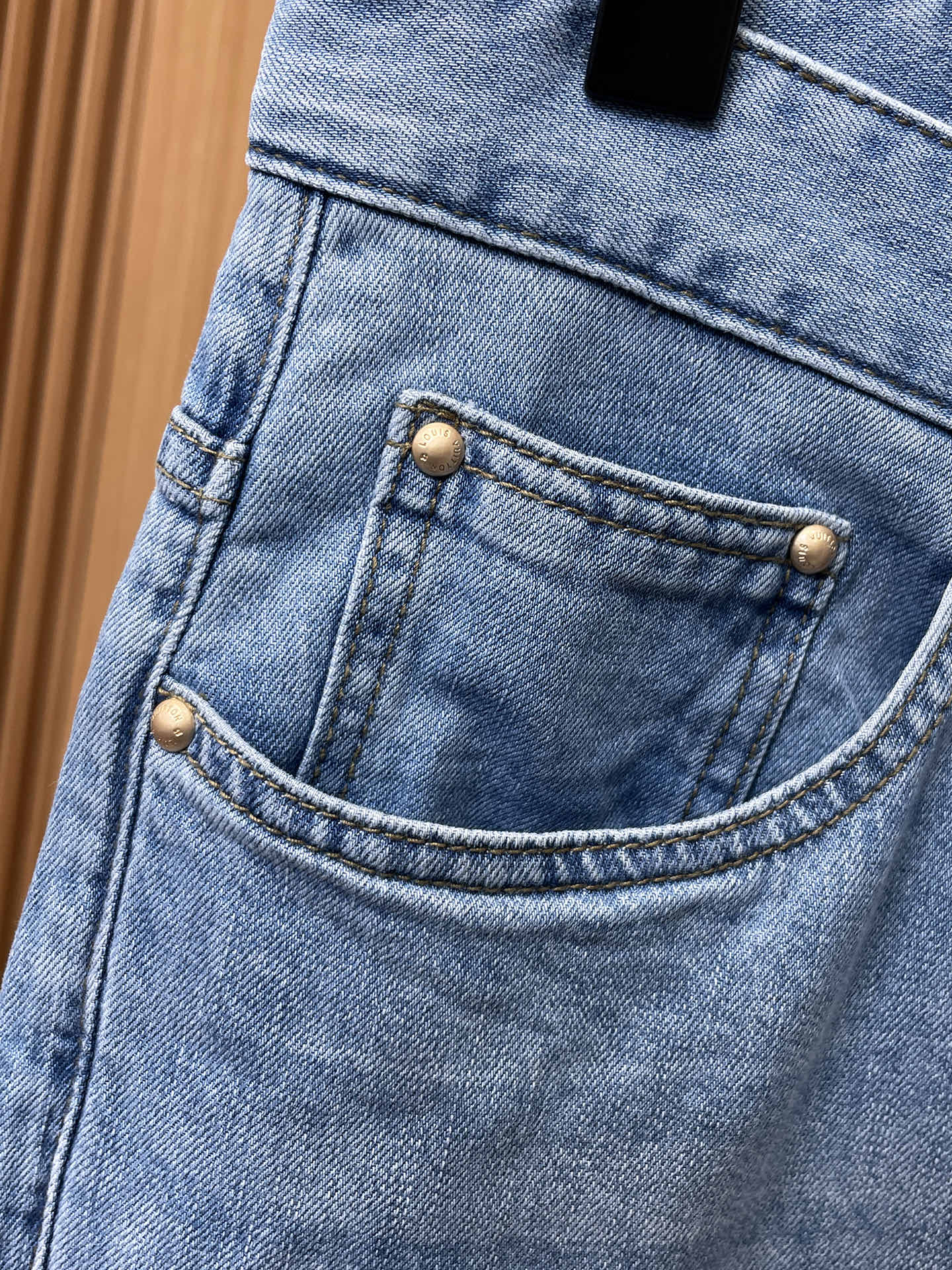 🇫🇷LV 原单牛仔裤 2026新品，原版牛仔裤 原版重工打造，品牌经典LOGO设计，三标齐全！原版五金辅