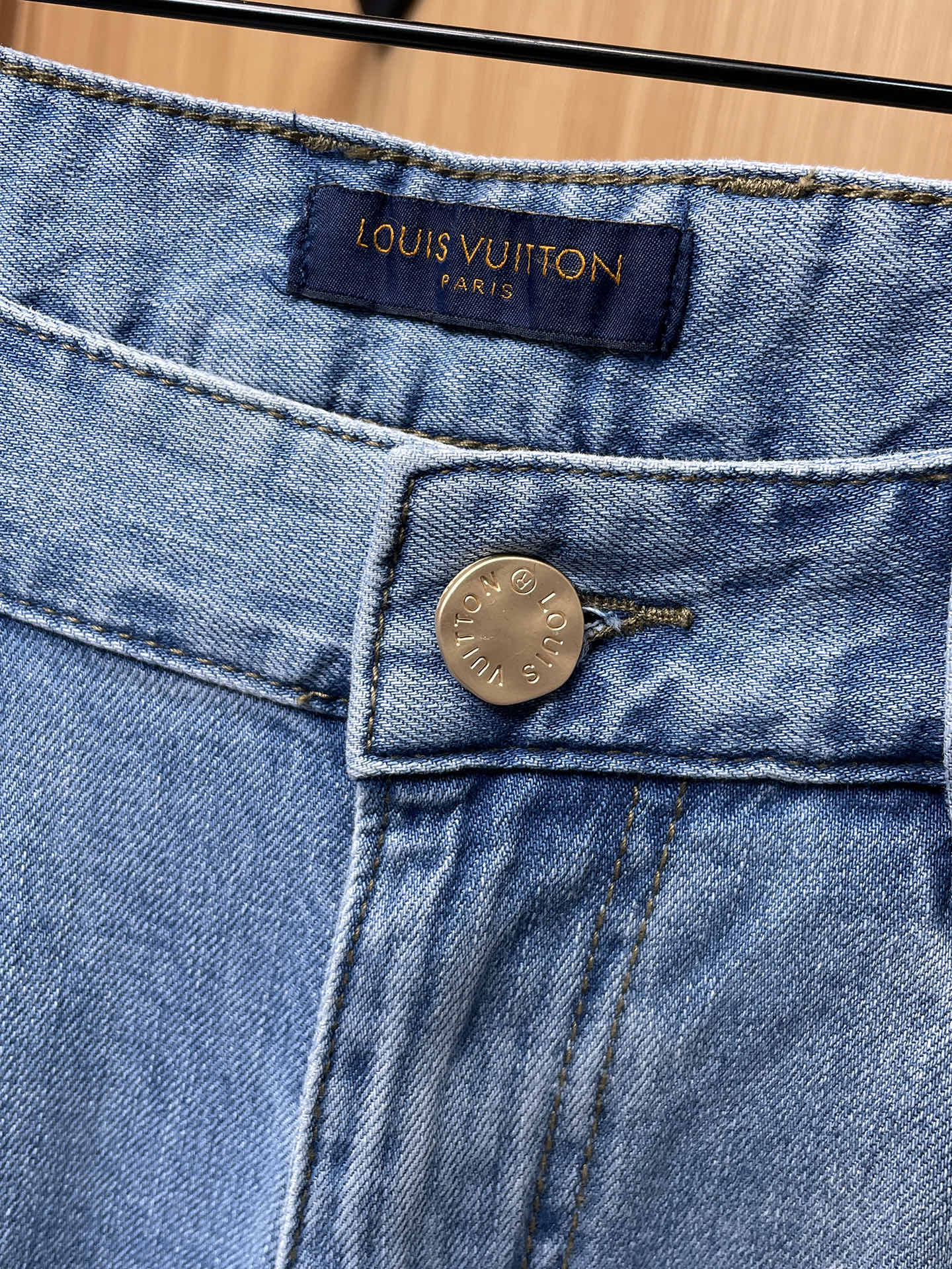 🇫🇷LV 原单牛仔裤 2026新品，原版牛仔裤 原版重工打造，品牌经典LOGO设计，三标齐全！原版五金辅