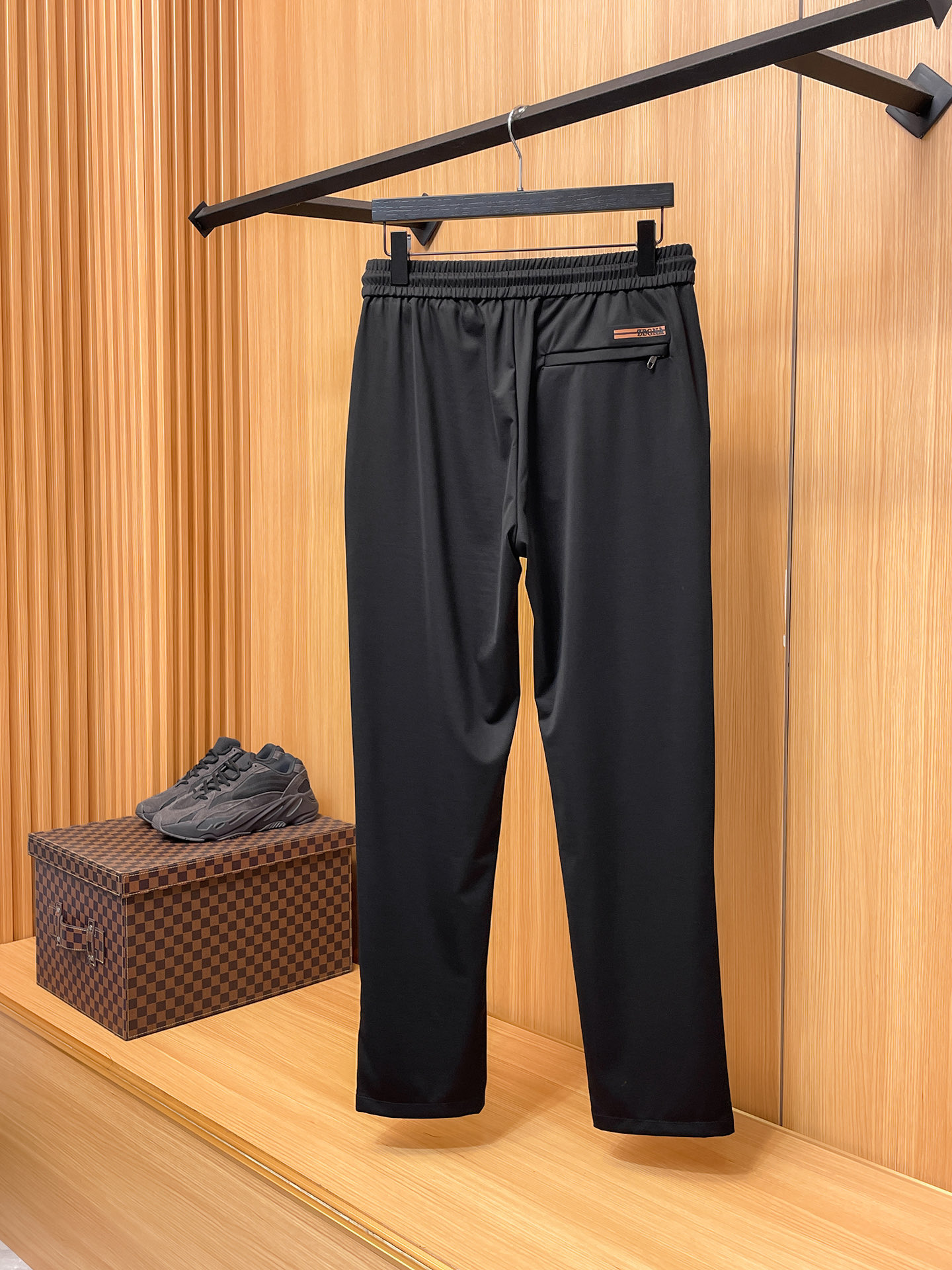 NO:839221,ZegNa original casual pants 2026 new product, new summer style original casual pants, original heavy-duty production, brand classic LOGO design, complete with three standards!  Original hardware accessories. Customized imported elastic cotton at the counter, completely matched to the counter. You are welcome to try it on at the counter before buying. Don’t be afraid of comparing good products. Size M-4XL,19860909ZegNa  原单休闲裤 2026新品,夏天新款 原版休闲裤 原版重工打造,品牌经典LOGO设计,三标齐全！原版五金辅料.专柜定制进口弹力棉,完全对版专柜,欢迎专柜试穿后再购买,好货不怕比.码数M-4XL,,,Men's clothing
