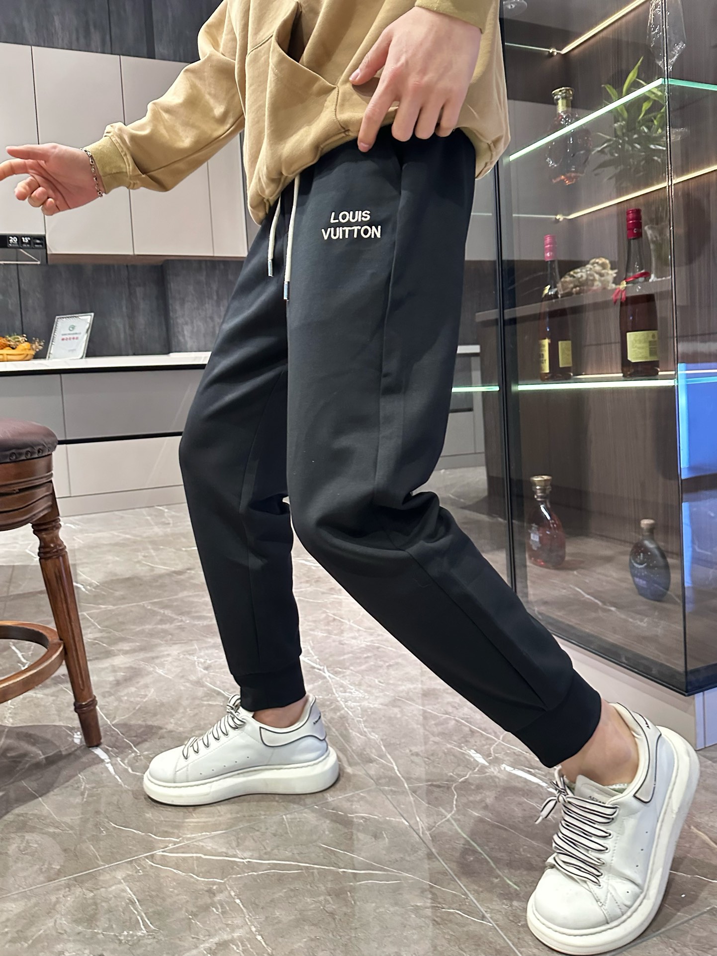 Louis Vuitton Clothing Pants & Trousers 2023 Replica
 Spring Collection Casual