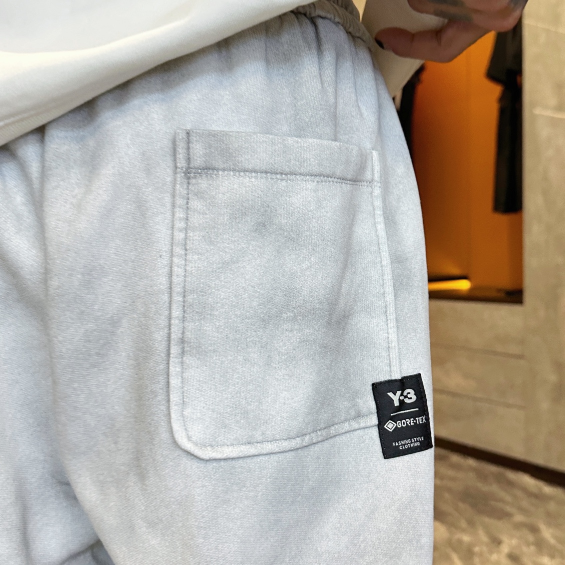   Y-3  顶级货品🐮🆕2025春夏新款休闲裤！官网同步发售。品牌经典LOGO休闲裤 ，定制面料，舒适