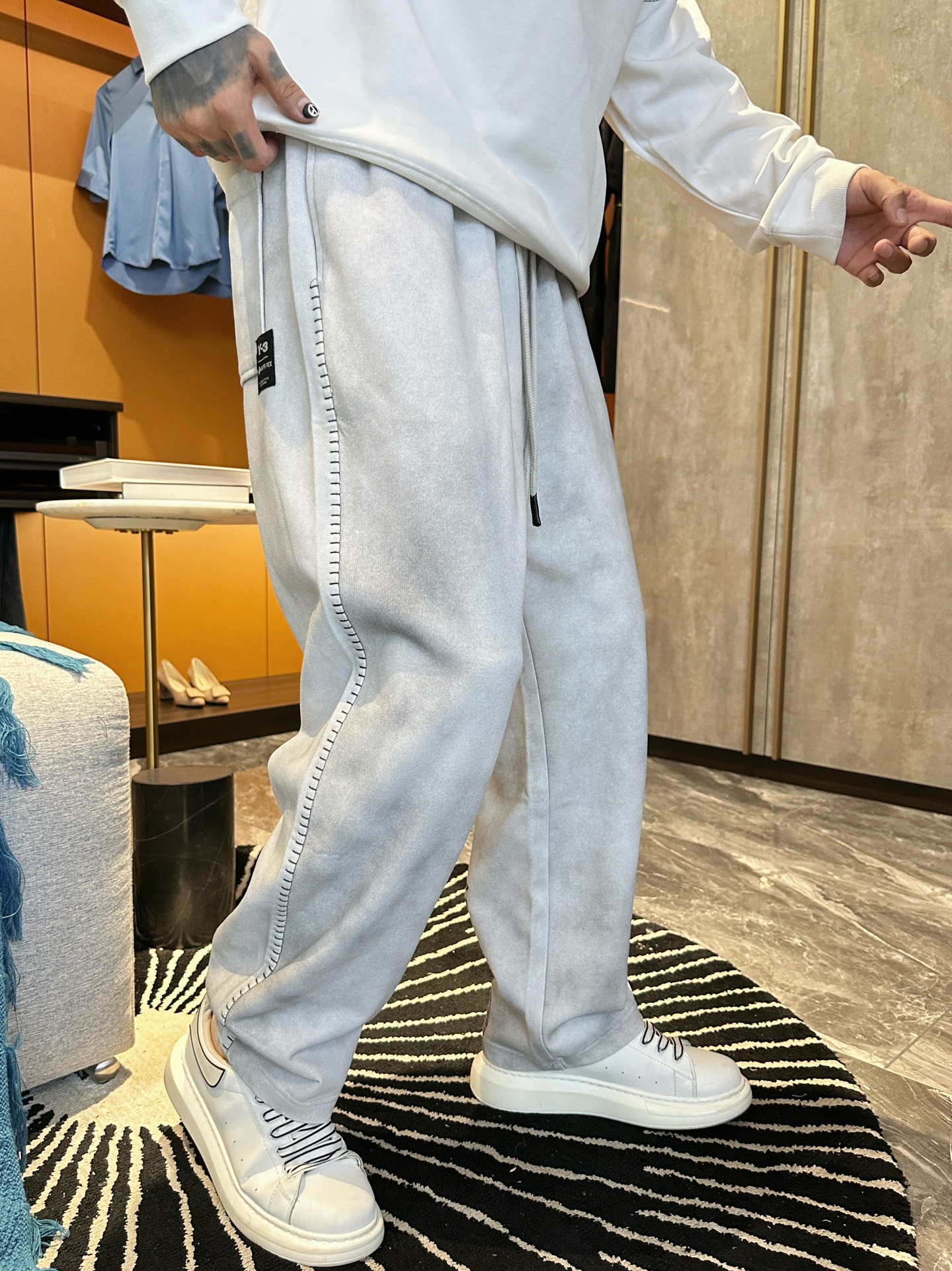   Y-3  顶级货品🐮🆕2025春夏新款休闲裤！官网同步发售。品牌经典LOGO休闲裤 ，定制面料，舒适
