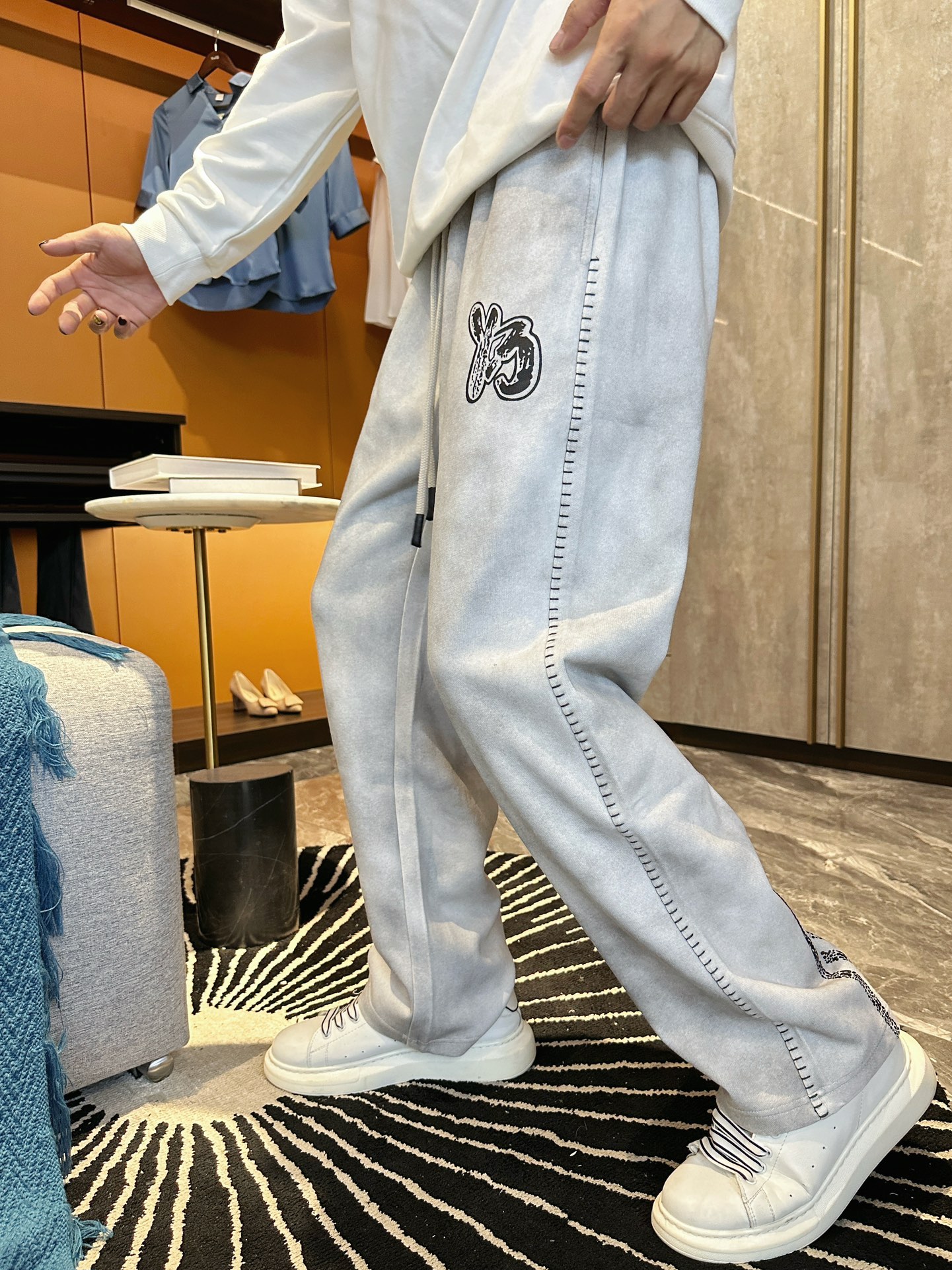   Y-3  顶级货品🐮🆕2025春夏新款休闲裤！官网同步发售。品牌经典LOGO休闲裤 ，定制面料，舒适