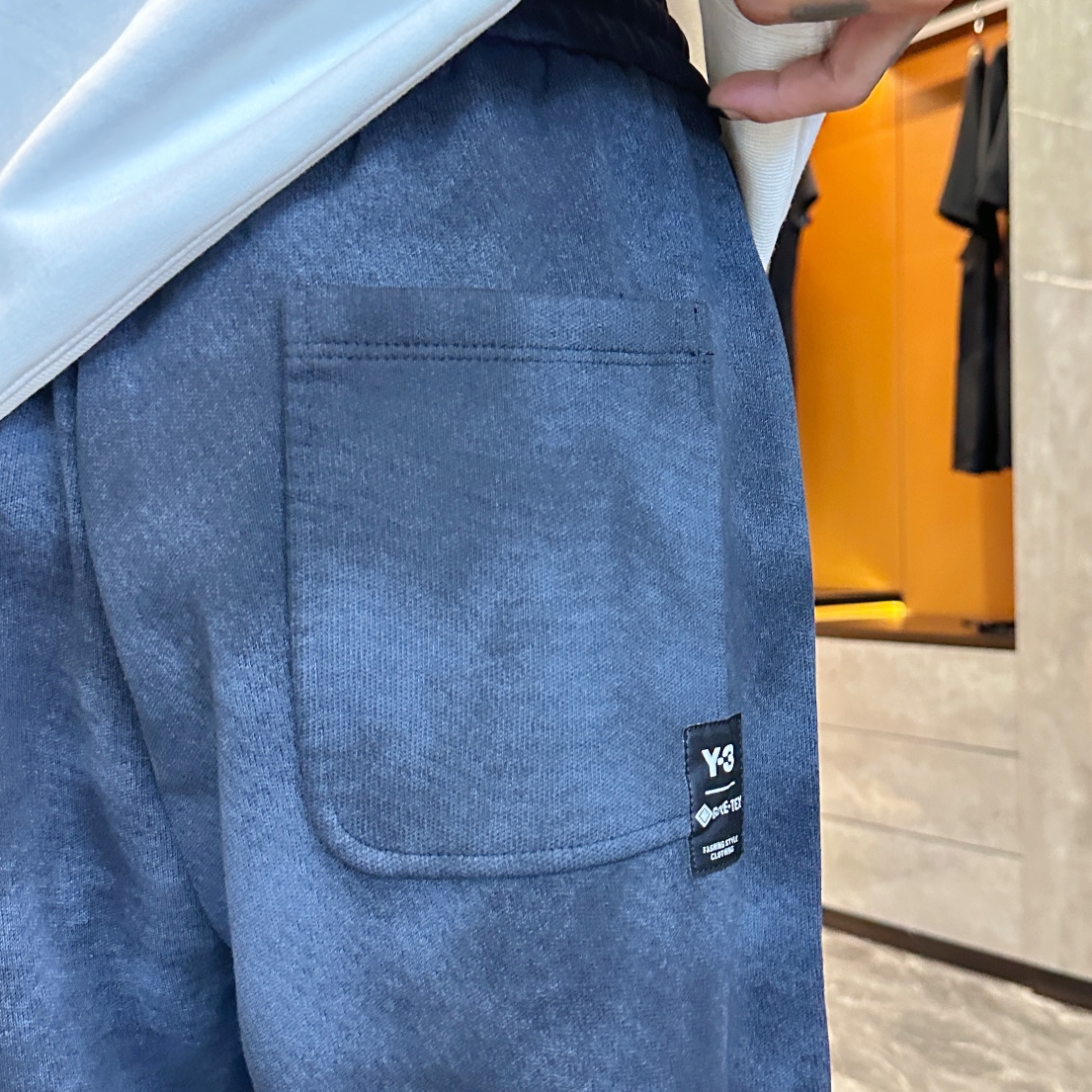   Y-3  顶级货品🐮🆕2025春夏新款休闲裤！官网同步发售。品牌经典LOGO休闲裤 ，定制面料，舒适