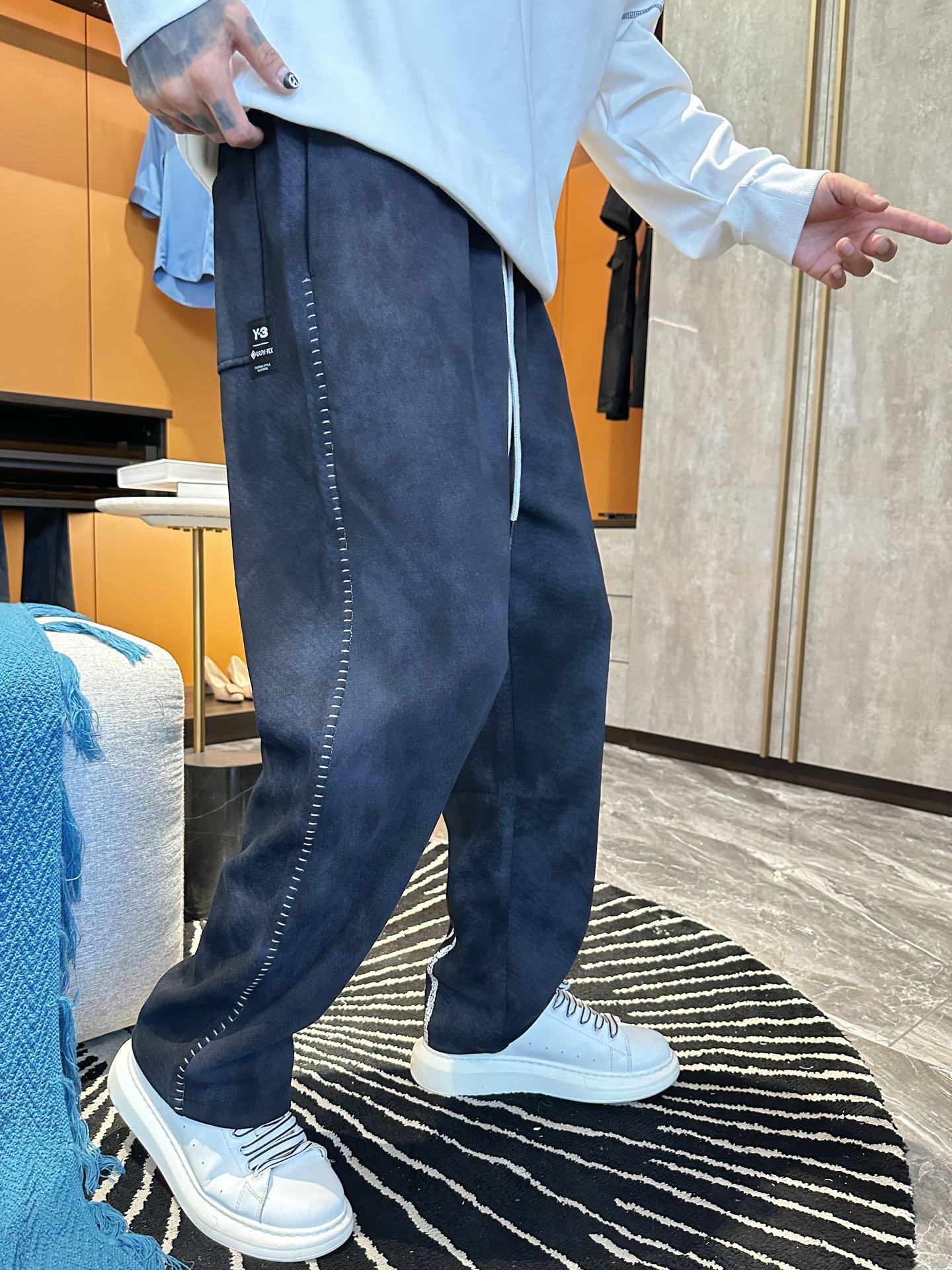   Y-3  顶级货品🐮🆕2025春夏新款休闲裤！官网同步发售。品牌经典LOGO休闲裤 ，定制面料，舒适