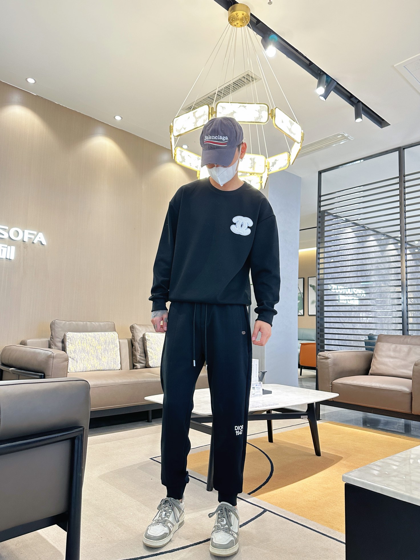   迪奥  顶级货品🐮 🆕2025春夏新款休闲裤！官网同步发售。品牌经典LOGO休闲裤 ，定制面料，舒适
