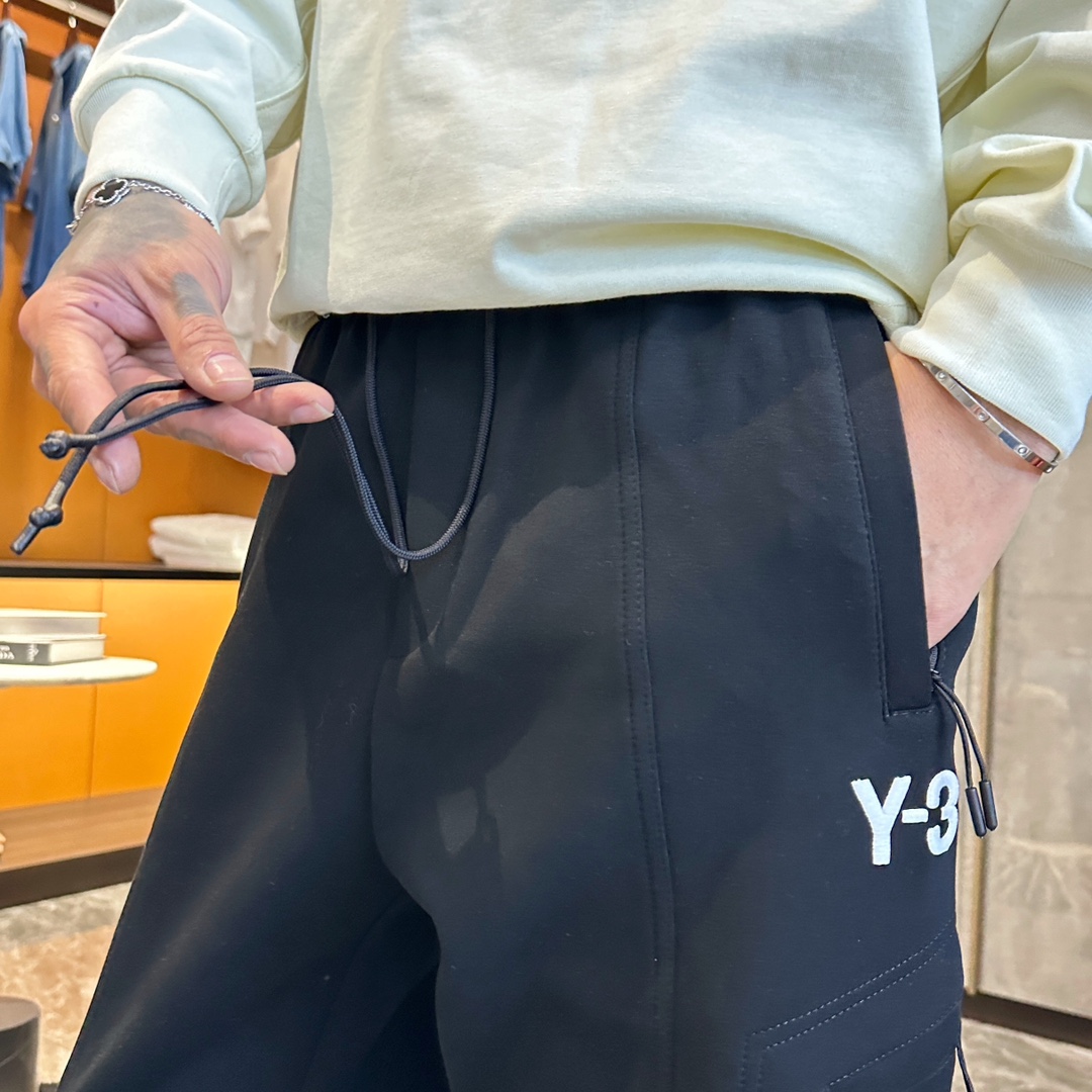 Y-3顶级货品2024秋冬新款休闲裤！官网同步发售品牌经典LOGO休闲裤定制面料舒适度极好手触感强烈辨识