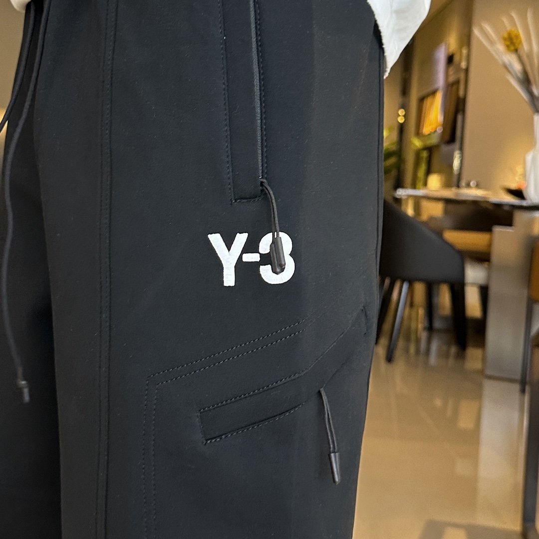 Y-3顶级货品2024秋冬新款休闲裤！官网同步发售品牌经典LOGO休闲裤定制面料舒适度极好手触感强烈辨识