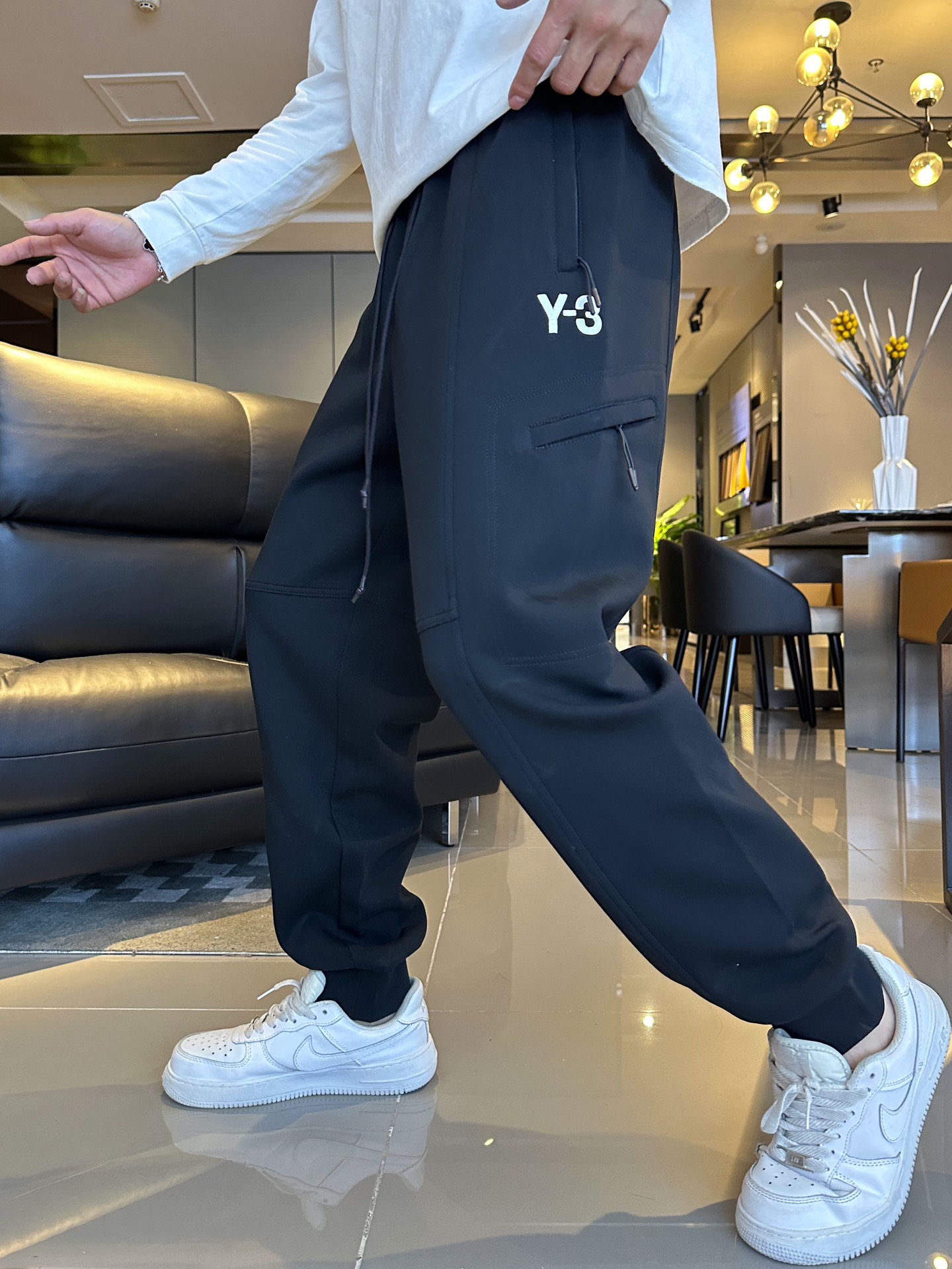 Y-3顶级货品2024秋冬新款休闲裤！官网同步发售品牌经典LOGO休闲裤定制面料舒适度极好手触感强烈辨识