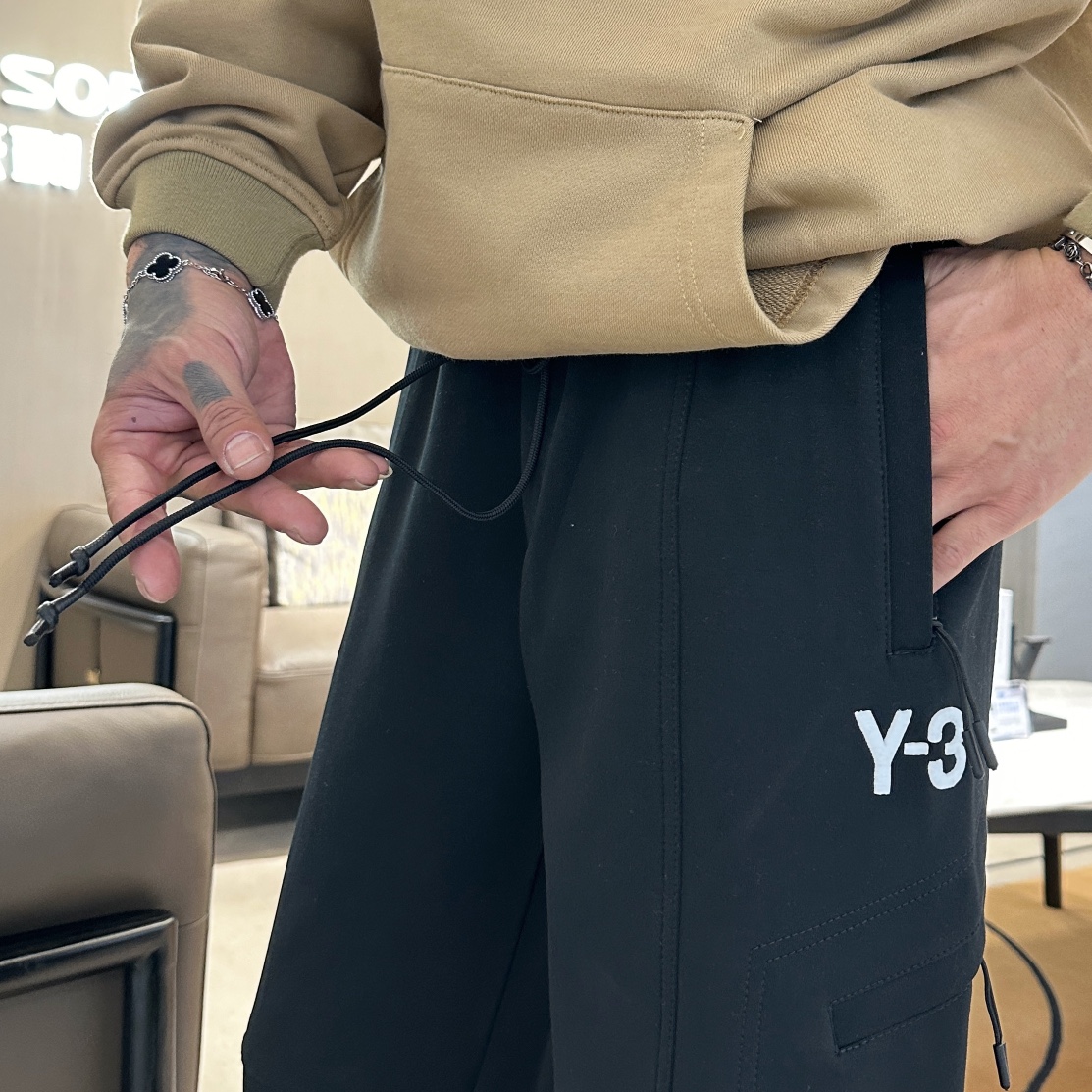   Y-3  顶级货品🐮 🆕2025春夏新款休闲裤！官网同步发售。品牌经典LOGO休闲裤 ，定制面料，舒