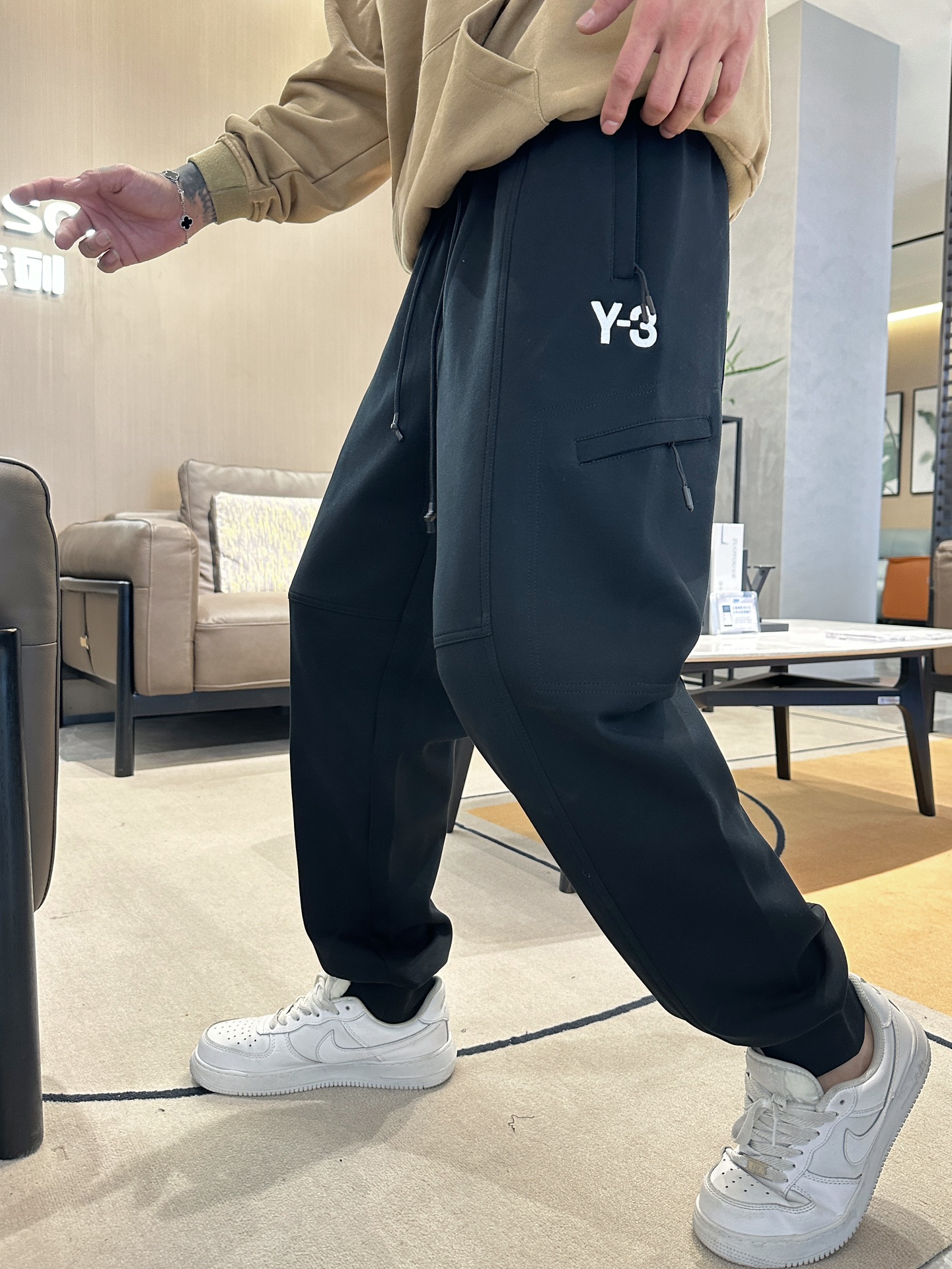   Y-3  顶级货品🐮 🆕2025春夏新款休闲裤！官网同步发售。品牌经典LOGO休闲裤 ，定制面料，舒