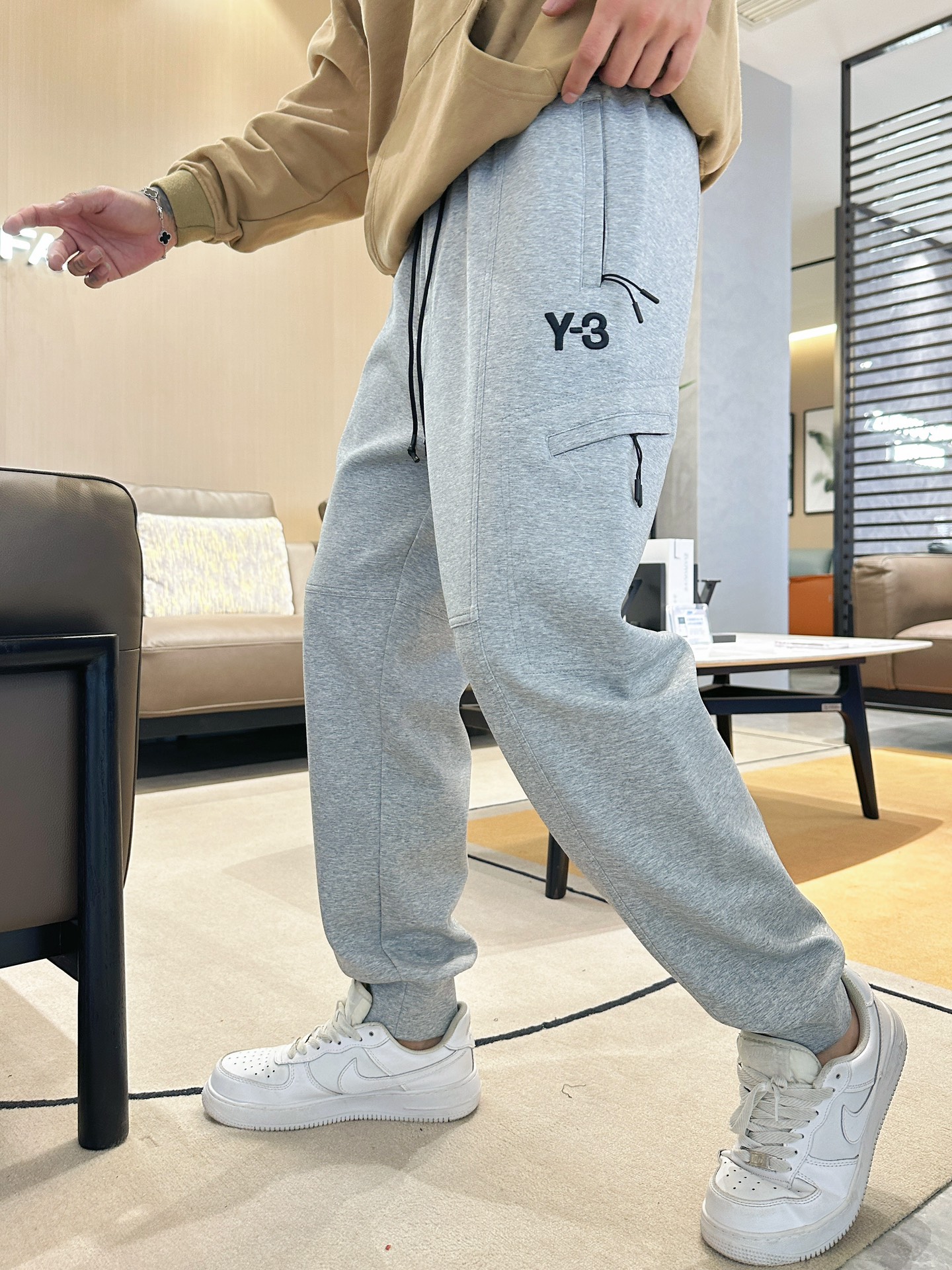   Y-3  顶级货品🐮 🆕2025春夏新款休闲裤！官网同步发售。品牌经典LOGO休闲裤 ，定制面料，舒